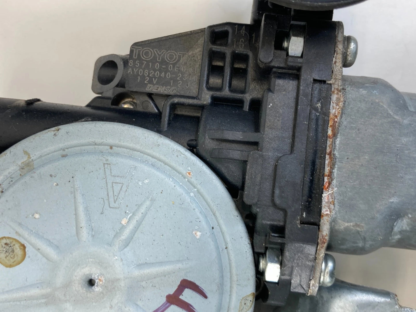 2007-2009 LEXUS RX350 FRONT RIGHT DOOR WINDOW REGULATOR MOTOR 85710-0E010 OEM