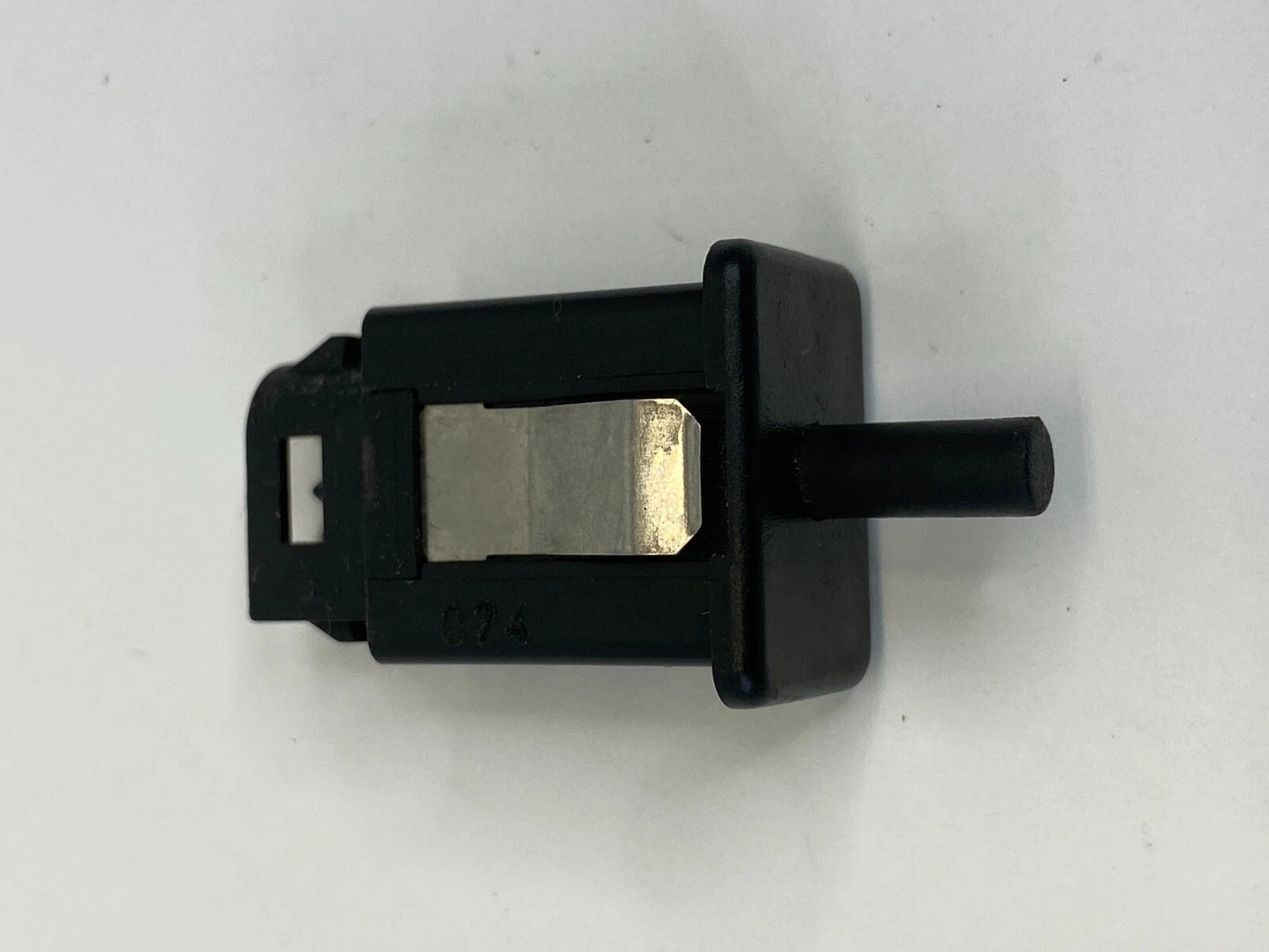 2002-2005 BMW 745I 745LI GLOVE BOX LIGHT LAMP CONTROL SENSOR SWITCH 1388277 OEM