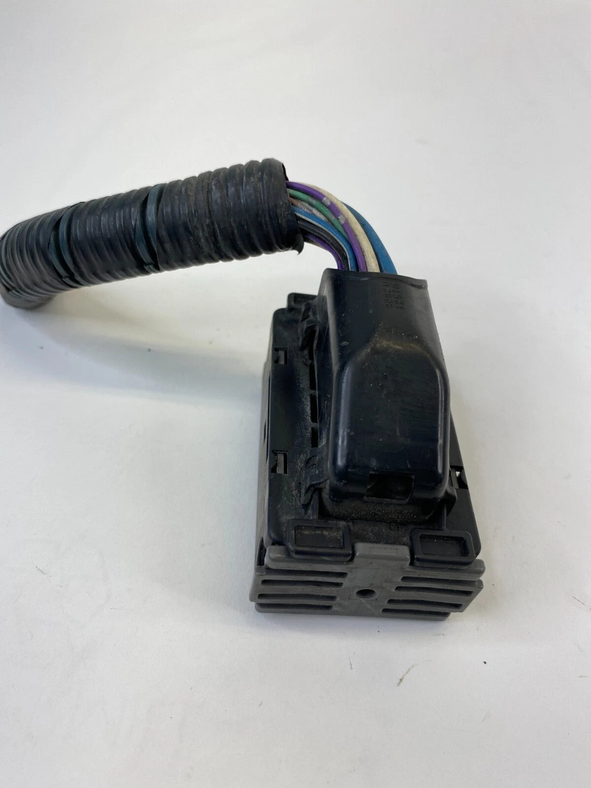 08 09 10 SCION XB ABS ANTI LOCK BRAKE PUMP PLUG CONNECTOR RELAY 82821-12570 OEM