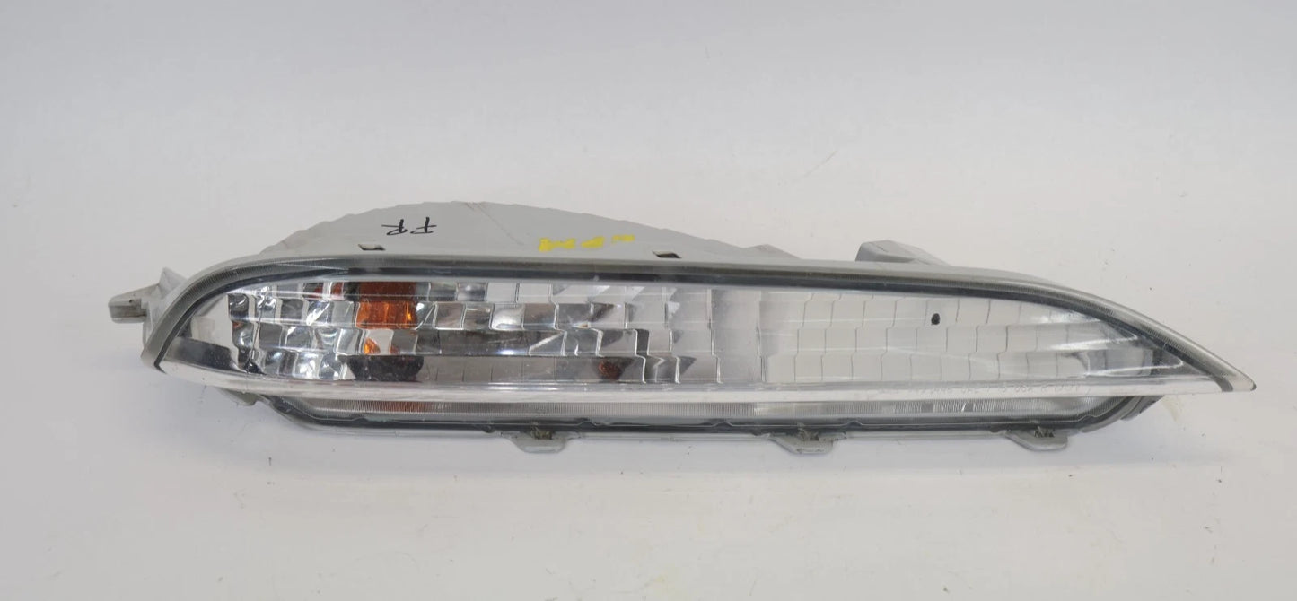 2016-2018 HONDA PILOT PASSENGER RIGHT BUMPER TURN SIGNAL PARKING LIGHT OEM
