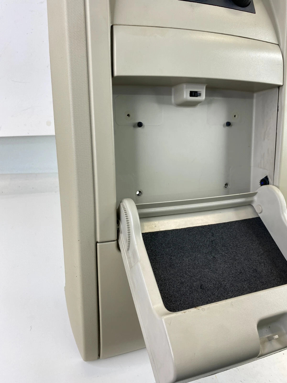 11-16 TOWN&COUNTRY GRAN CARAVAN ROOF OVERHEAD STORAGE CONSOLE W/CLIMATE CONTROL