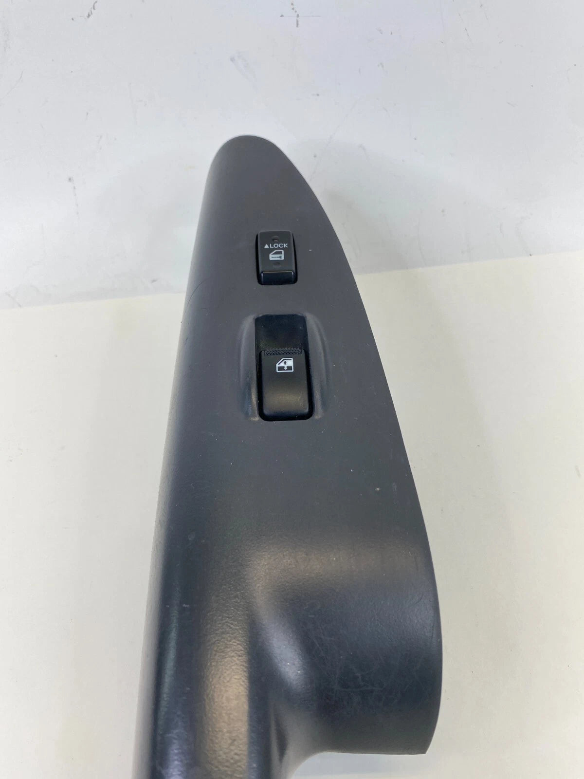 06-09 HYUNDAI TUCSON FR RH PASSENGER WINDOW DOOR SWITCH W/ BEZEL 93575-2E000 OEM
