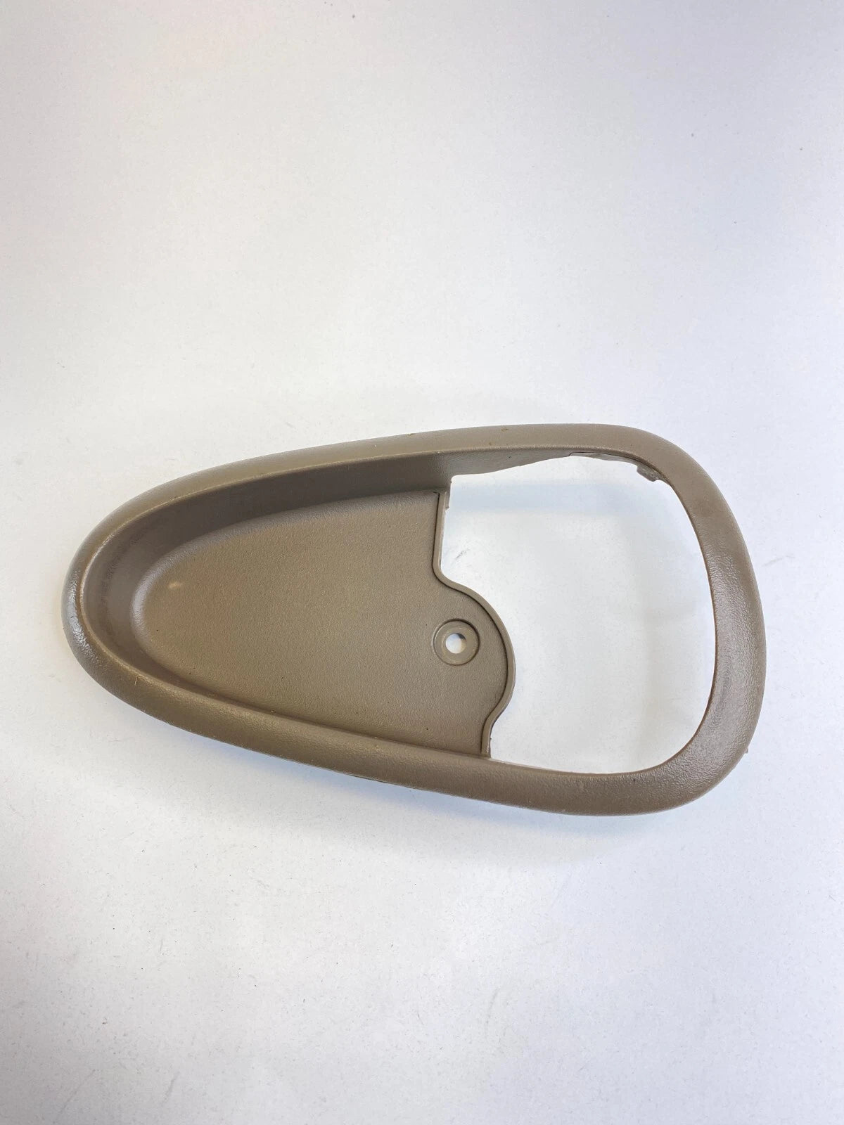 2002-2005 PONTIAC GRAND AM REAR LEFT INNER DOOR HANDLE BEZEL TRIM 22617661