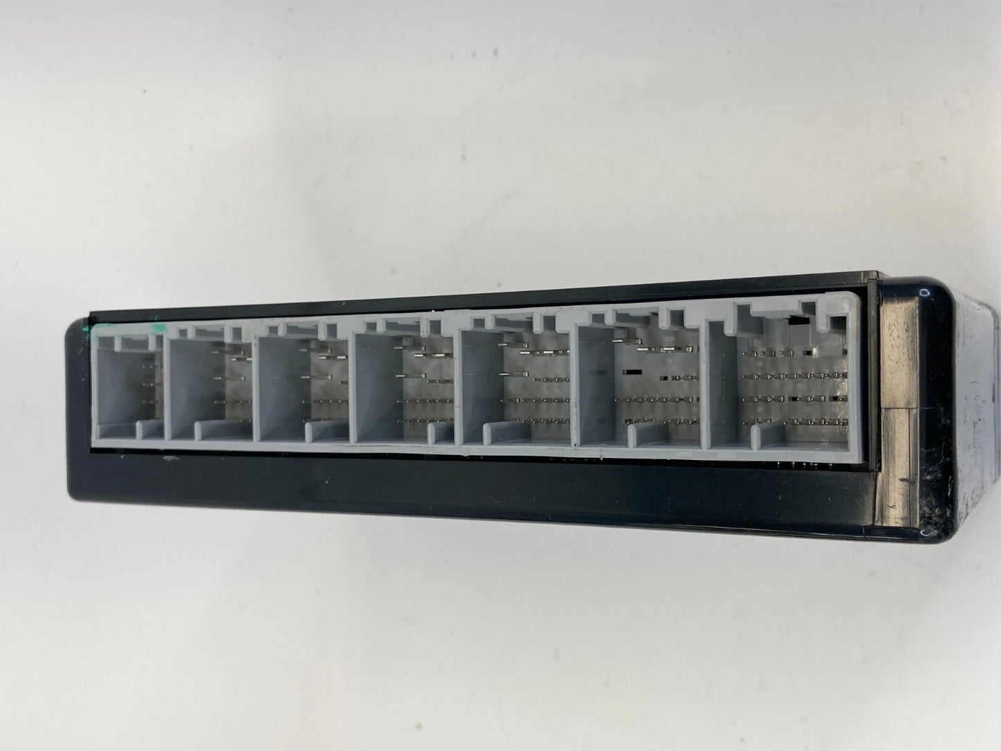 2008-2012 BUICK ENCLAVE BODY CONTROL MODULE UNIT BCM COMPUTER 20815898 OEM