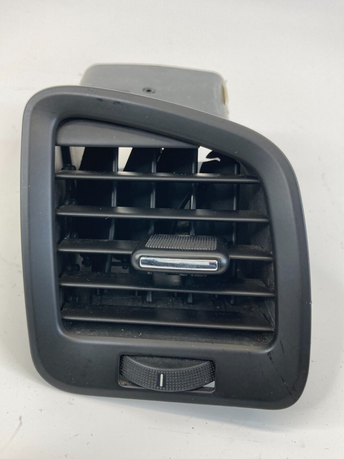 2011-2017 Buick Regal Right Passenger Side Instrument Panel Air Vent 13321921