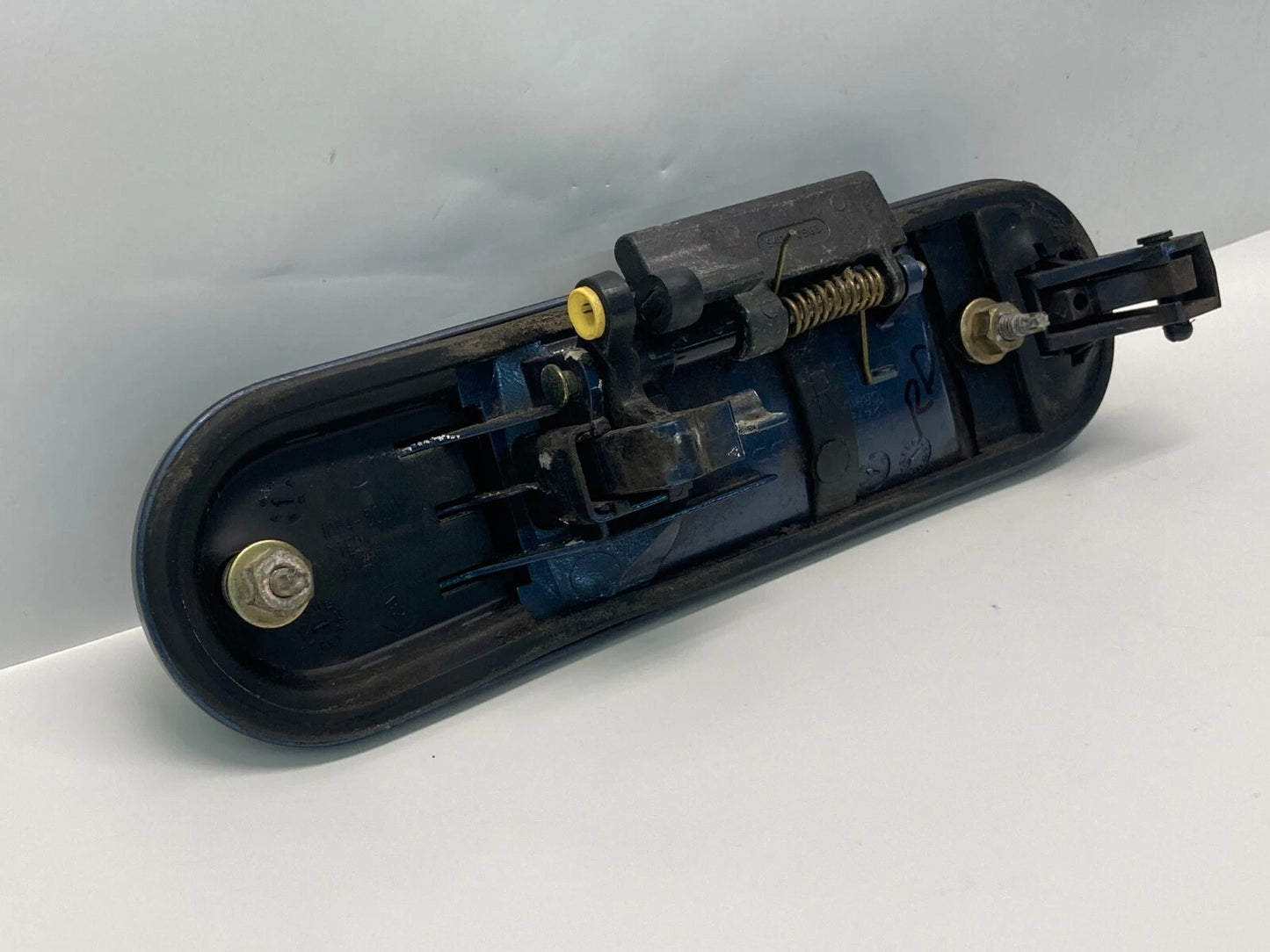 2002-2005 FORD EXPLORER REAR LEFT SIDE EXTERIOR DOOR HANDLE ASSY OEM 9400-0963