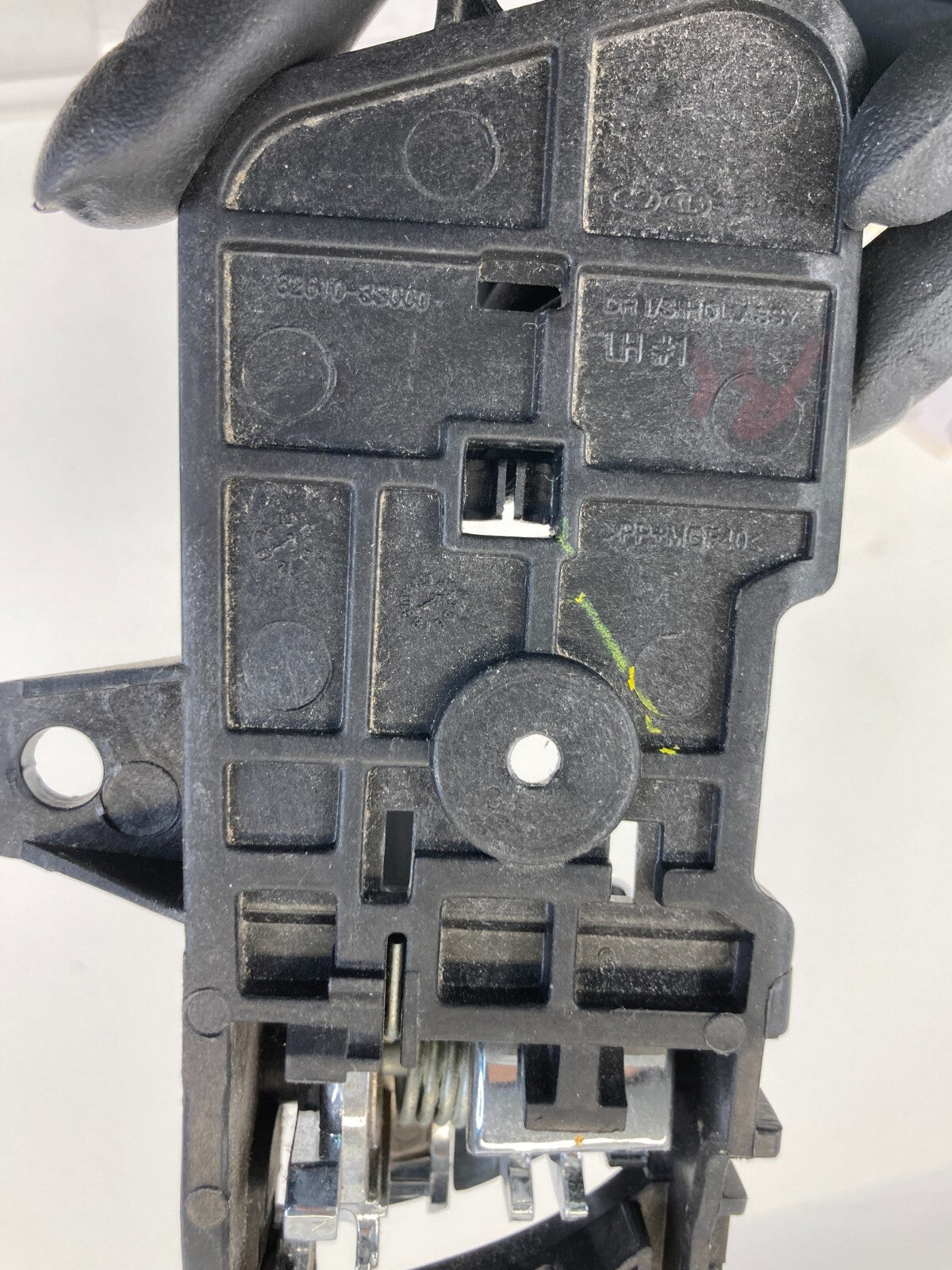 2011-2014 Hyundai Sonata Rear Left Side Inner Door Handle Assy 82610-3S000 OEM