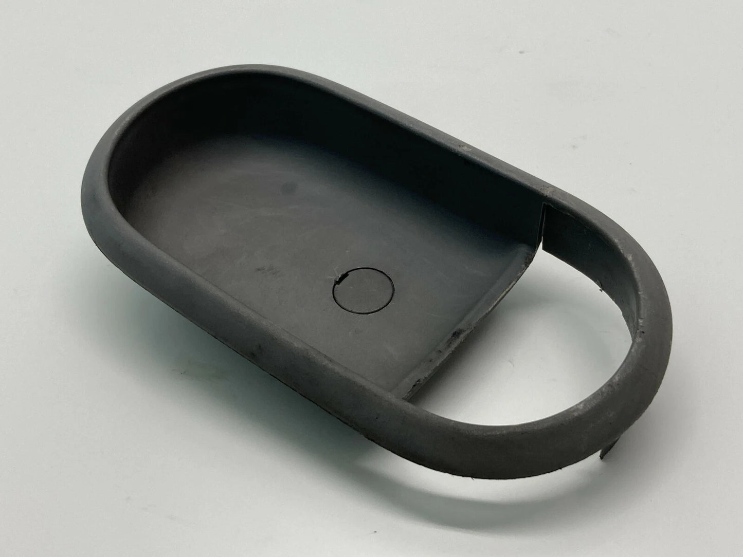 2004 2005 KIA SEDONA FRONT RH PASSENGER INSIDE DOOR HANDLE BEZEL OEM K53A58330