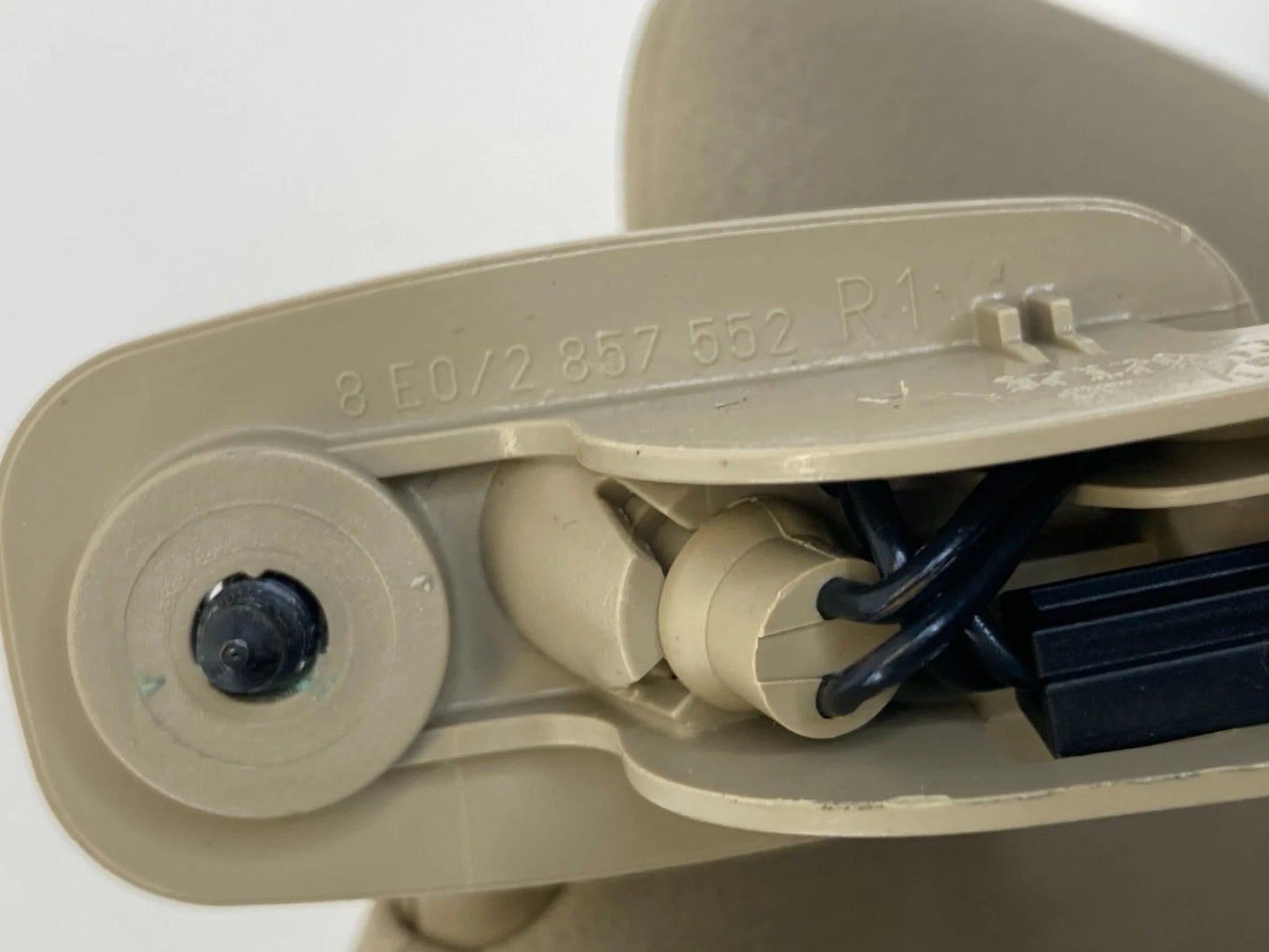 05-08 AUDI A4 QUATTRO FRONT RIGHT RH PASSENGER SIDE SUNVISOR SUN VISOR SHADE OEM