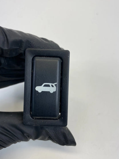 03 04 05 06 07 08 Pontiac Vibe Trunk Release Opener Switch Button 153693 OEM