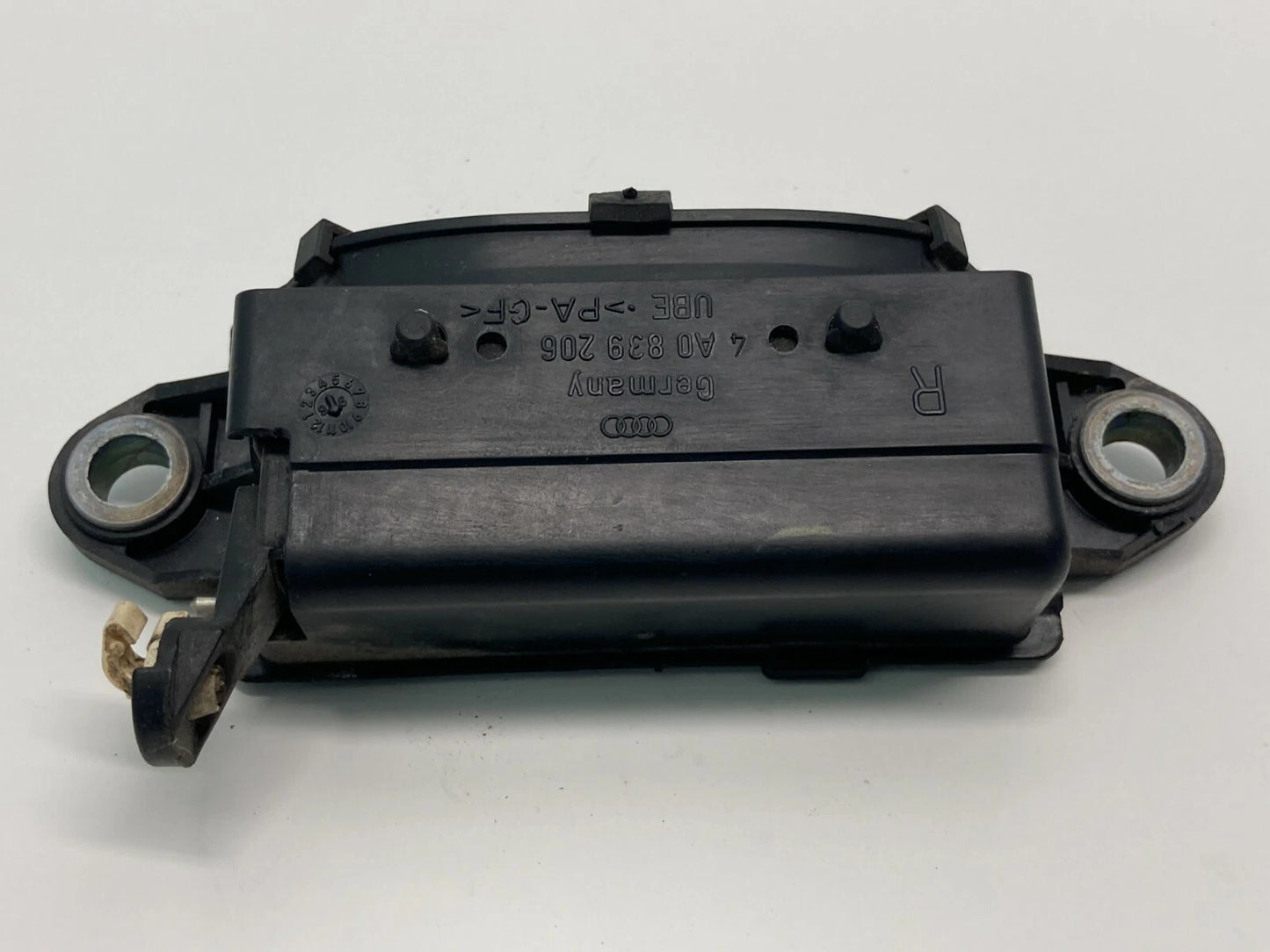 1996-1999 AUDI A4 REAR RIGHT SIDE EXTERIOR OUTSIDE DOOR HANDLE 4A0839206 OEM