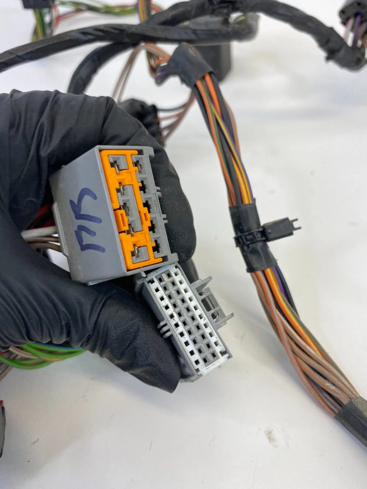 2009-2014 VOLKSWAGEN ROUTAN REAR RIGHT SLIDING DOOR WIRING HARNESS 68064514AA