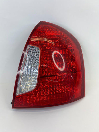 06-11 Hyundai Accent Sedan Rear Right Passenger Side Tail Light Lamp Taillight