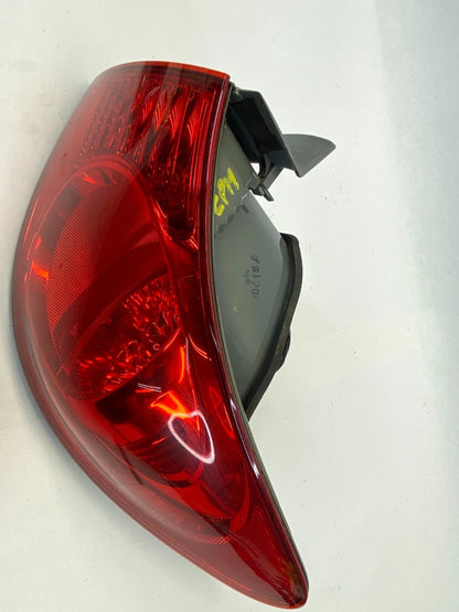 2007-2010 HYUNDAI ELANTRA SEDAN RIGHT SIDE OUTER TAILLIGHT TAIL LAMP ASSY OEM