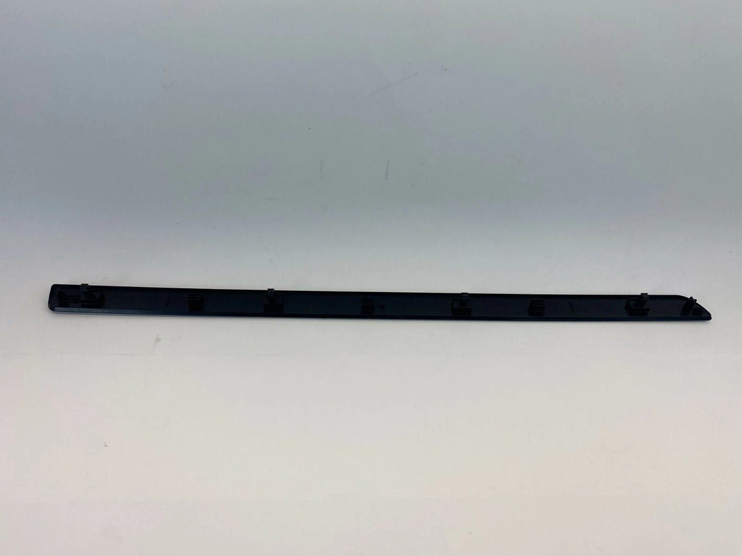 2006-2010 VOLKSWAGEN JETTA RIGHT PASSENGER GLOVE BOX MOLDING TRIM 1K1-858-529