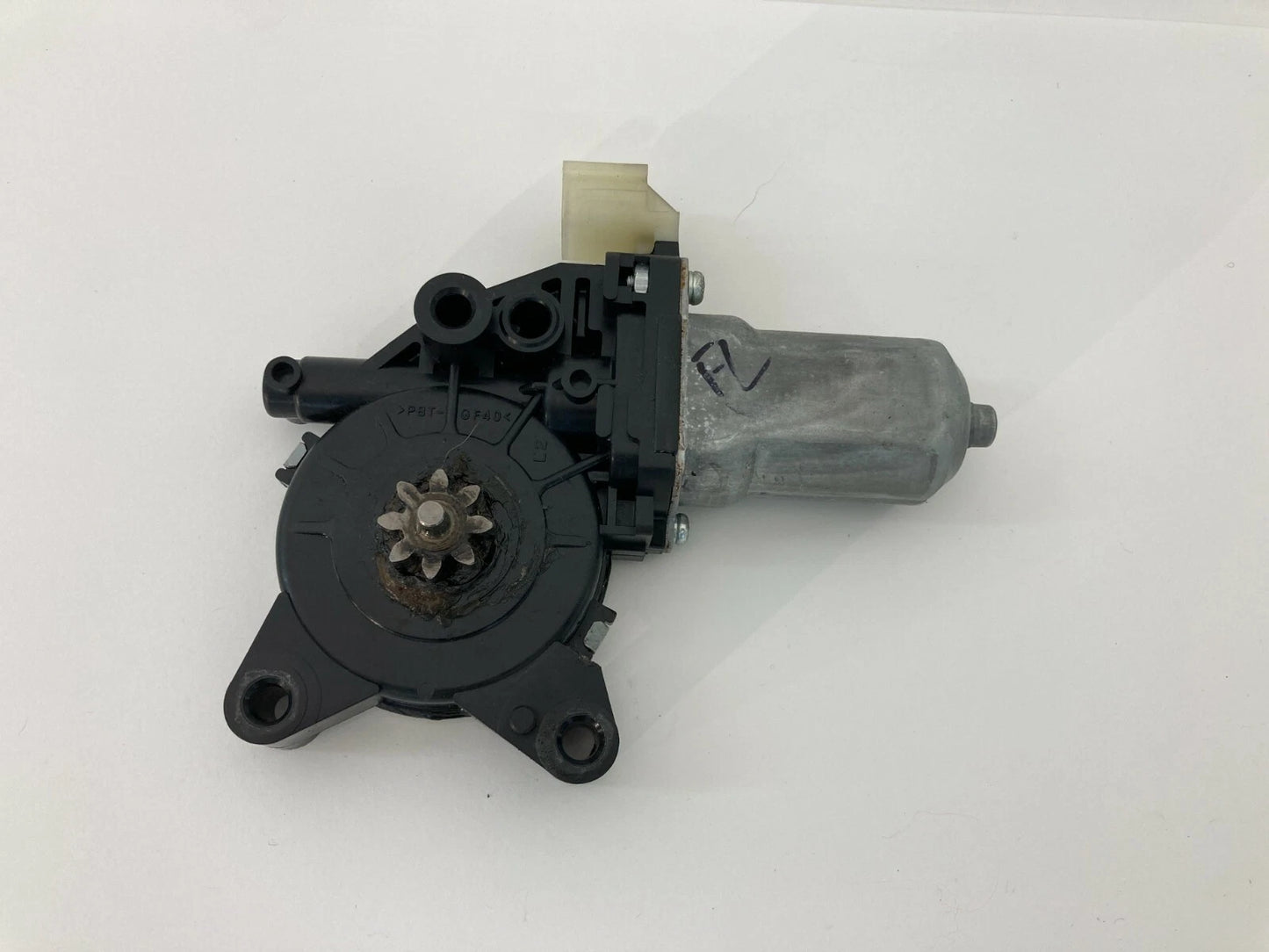 2007 2008 HYUNDAI ENTOURAGE FRONT LEFT DRIVER SIDE DOOR WINDOW MOTOR 82450-4D000