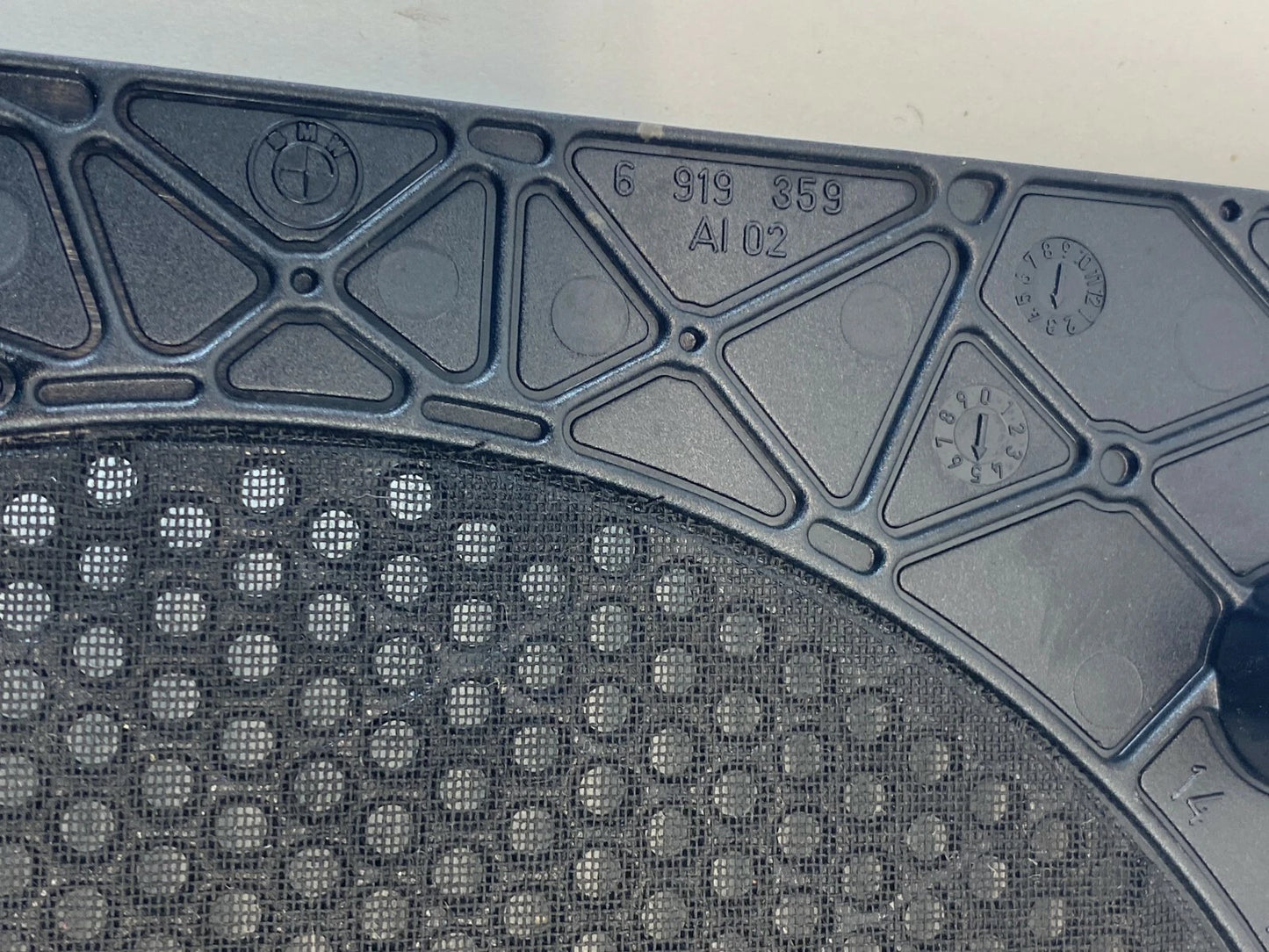 2004 2005 BMW 545I UNDER LEFT DRIVER SEAT SPEAKER WOOFER COVER PANEL TRIM GRILLE