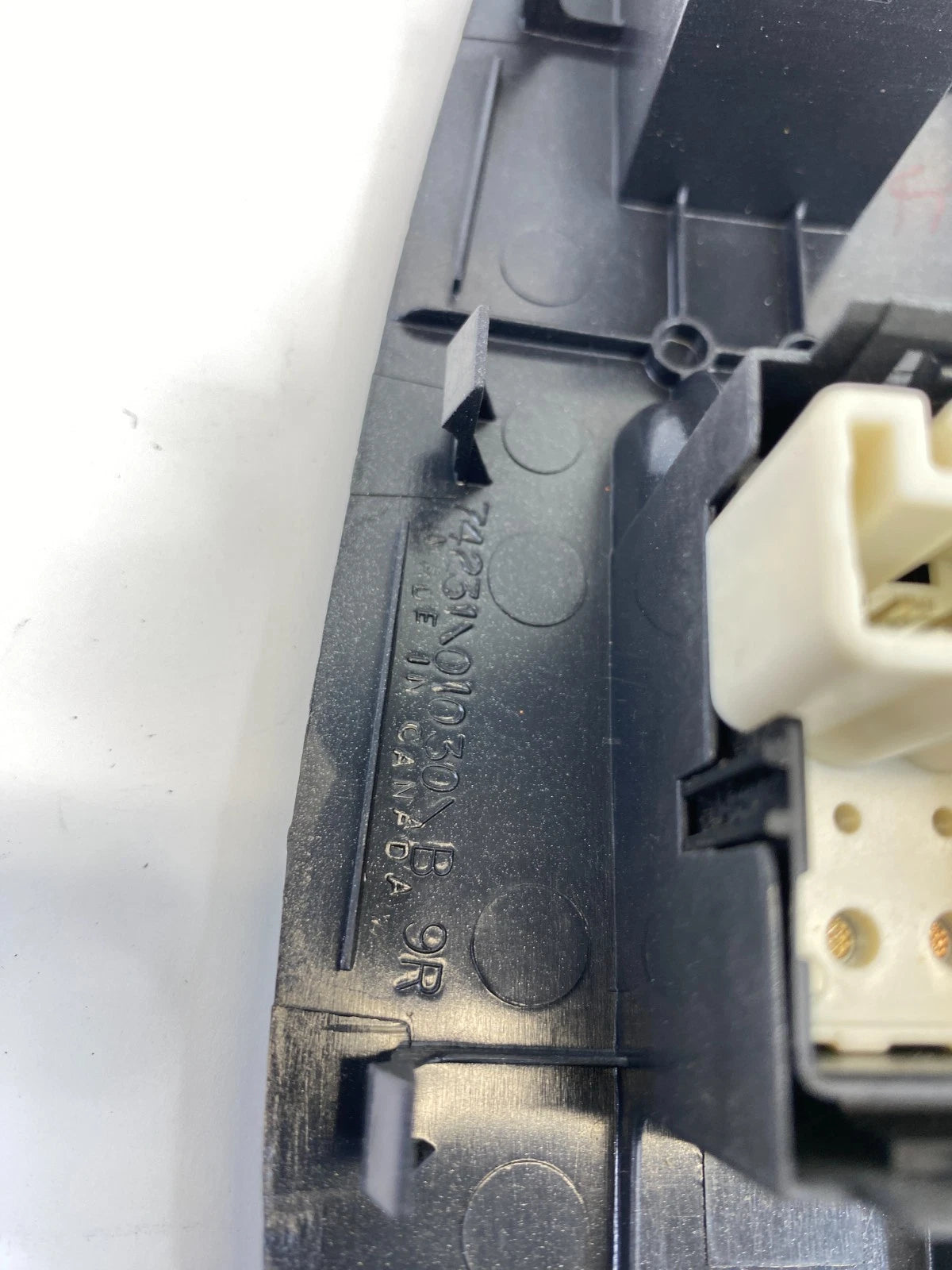 2005-2008 Pontiac Vibe Front Right Passenger Window Switch OEM