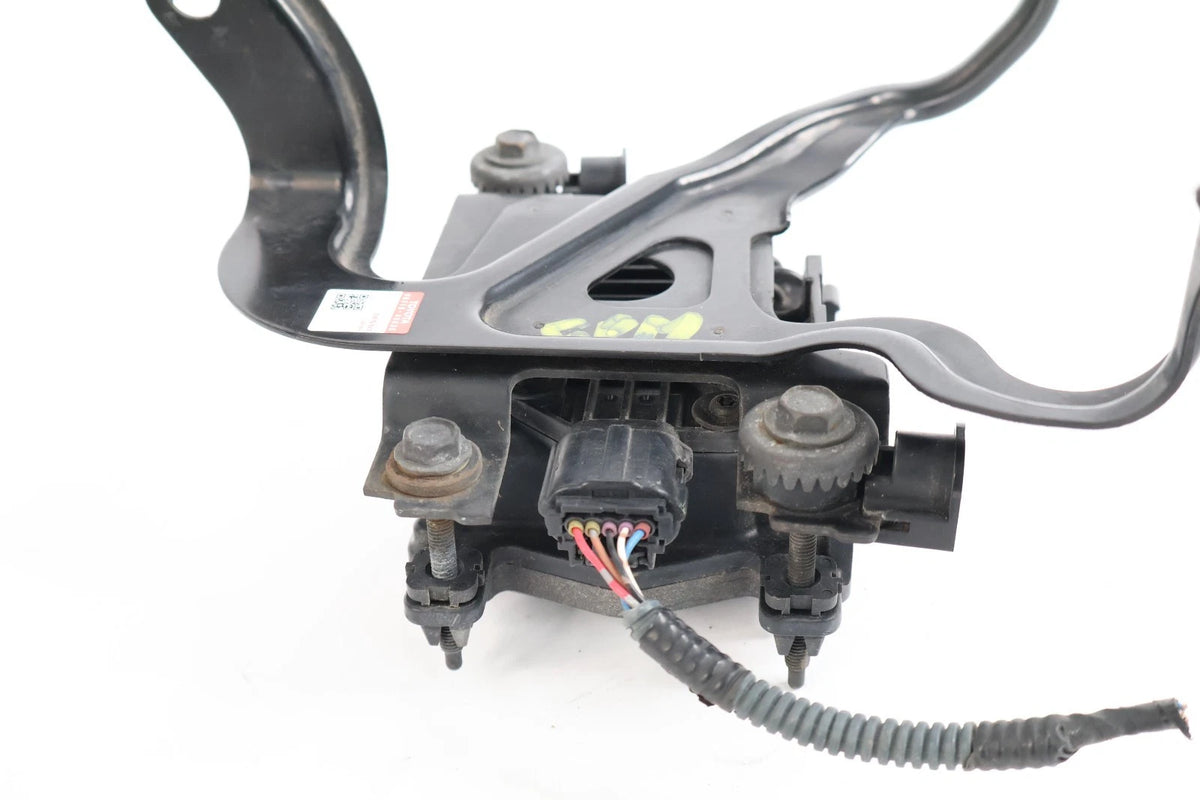 2011-2015 TOYOTA SIENNA FRONT RADAR ADAPTIVE CRUISE DISTANCE SENSOR MODULE OEM