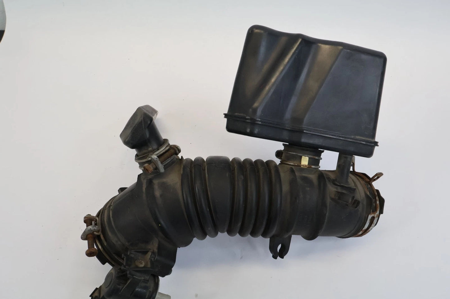 2007-2011 TOYOTA CAMRY 2.4L ENGINE AIR INTAKE RESONATOR 17893-0H010 OEM