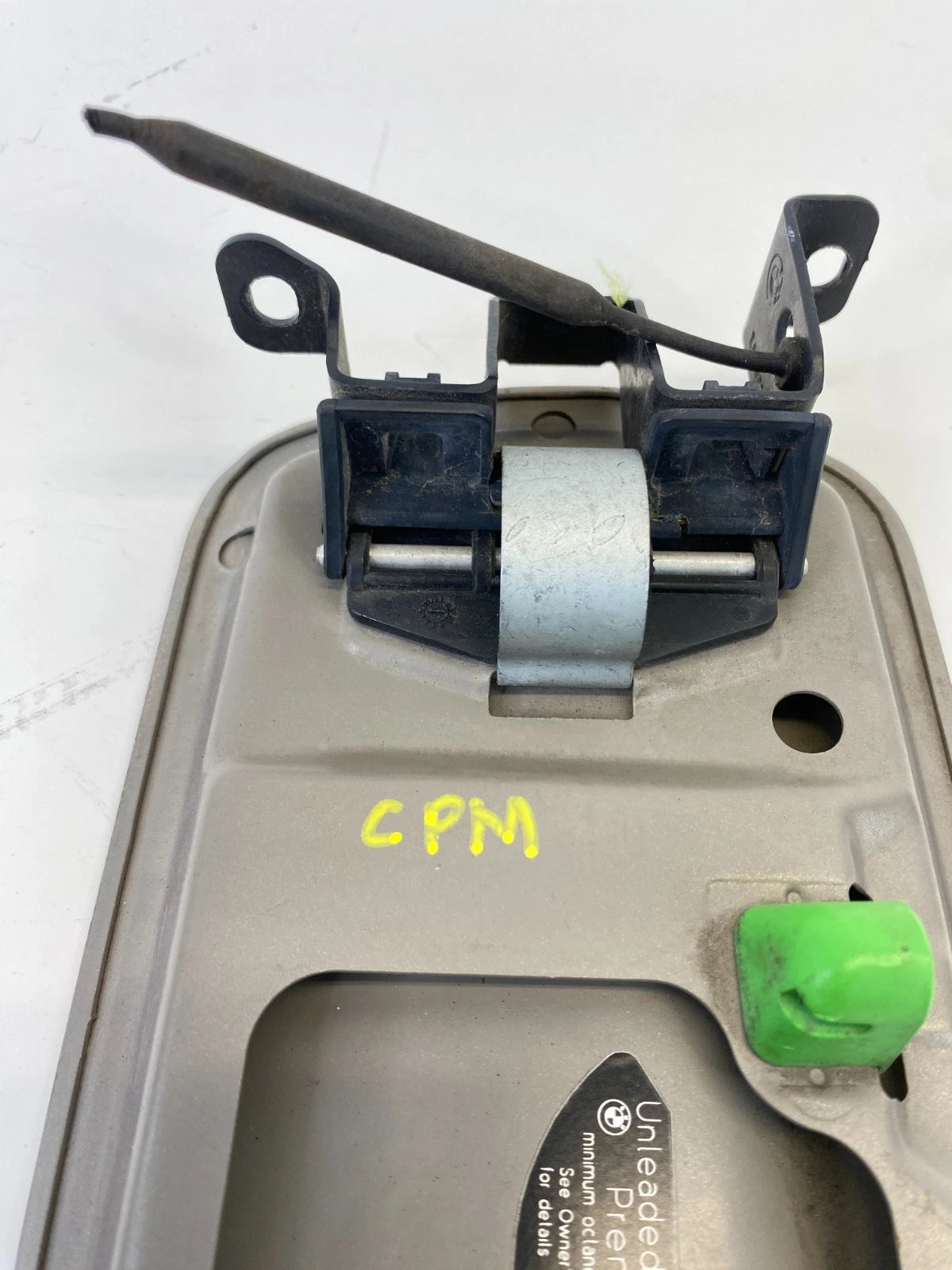 2000-2006 BMW X5 REAR QUARTER PANEL GAS TANK FILLER FLAP DOOR COVER OEM