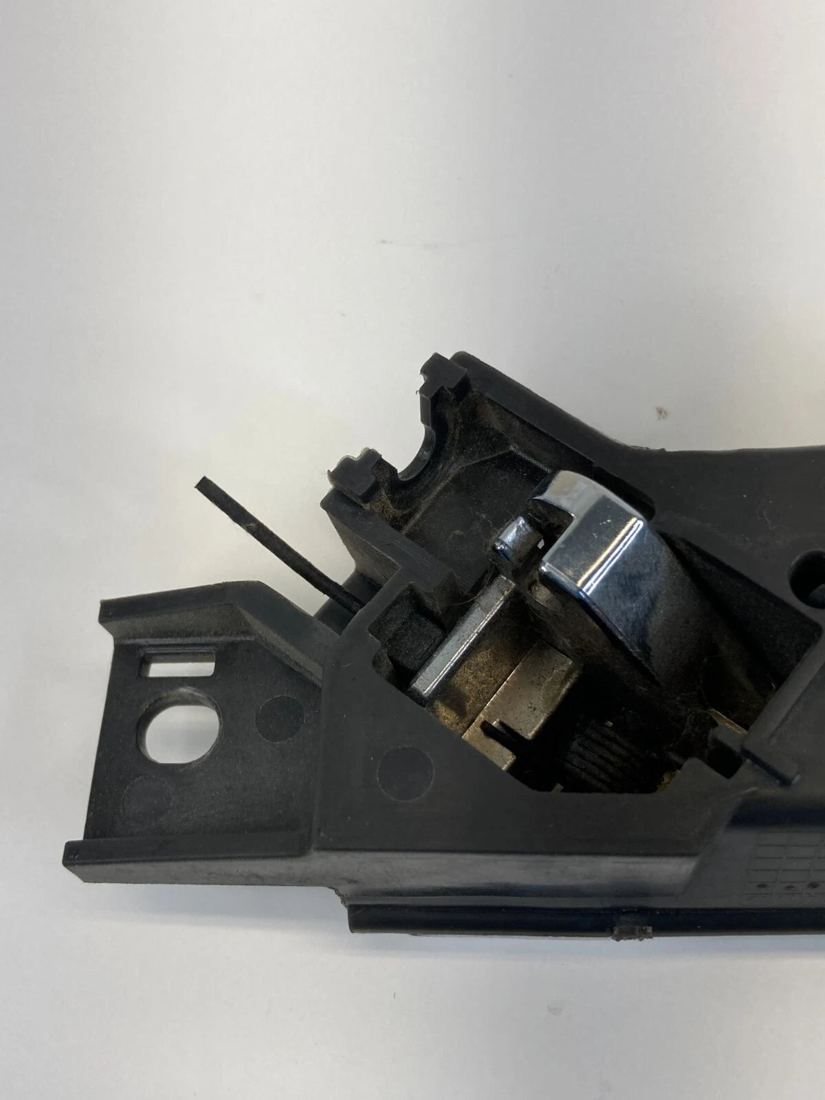 2012-2015 CHEVROLET CAPTIVA SPORT REAR LEFT BACK SIED INNER DOOR HANDLE OEM