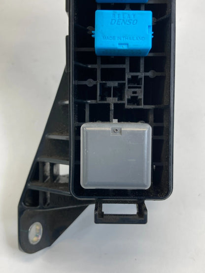 04 05 06 07 08 09 TOYOTA PRIUS 1.5L UNDER HOOD SMALL FUSE RELAY BOX FUSEBOX OEM