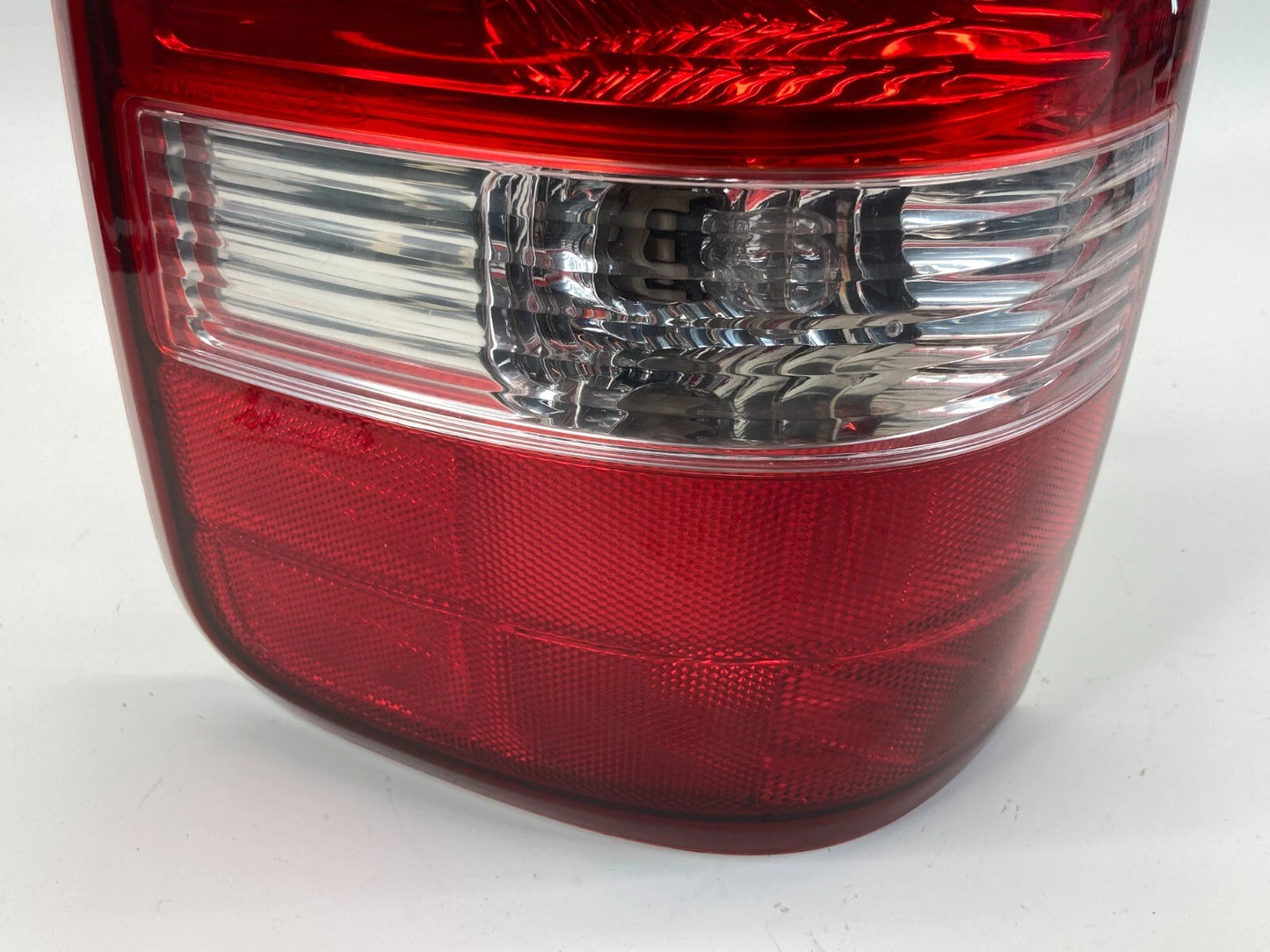 04-08 FORD F-150 F150 LEFT DRIVER TAIL LIGHT TAILLIGHT LAMP 4L34-13B505-A OEM