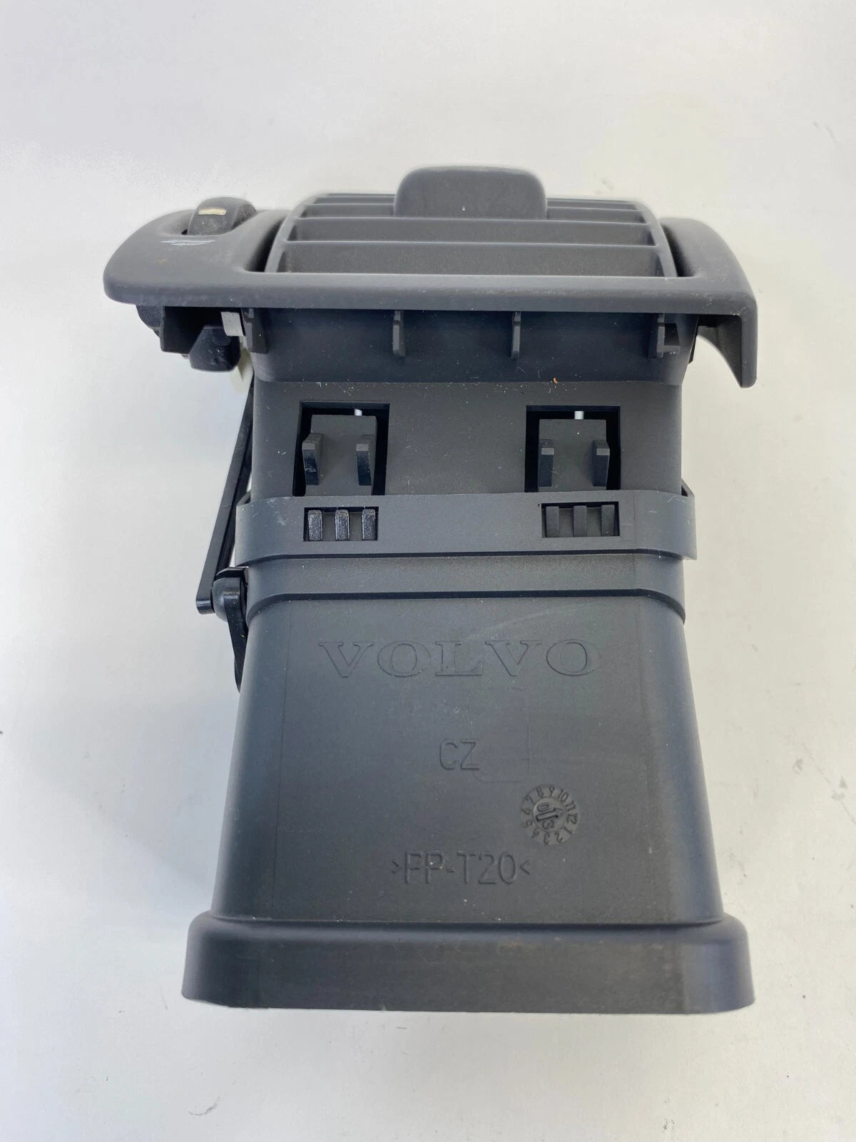 2004-2007 VOLVO S40 LEFT DRIVER SIDE DASH AC HEATER AIR VENT GRILLE OUTLET OEM