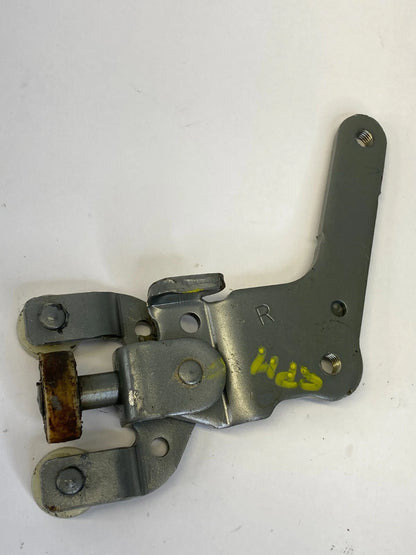 2004-2010 TOYOTA SIENNA REAR RIGHT CENTER SLIDING DOOR HINGE ROLLER RAIL OEM
