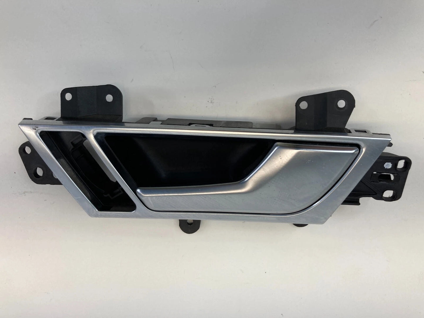 2005-2011 AUDI A6 REAR RIGHT SIDE INTERIOR DOOR HANDLE W/ BEZEL 4F0-839-020 OEM