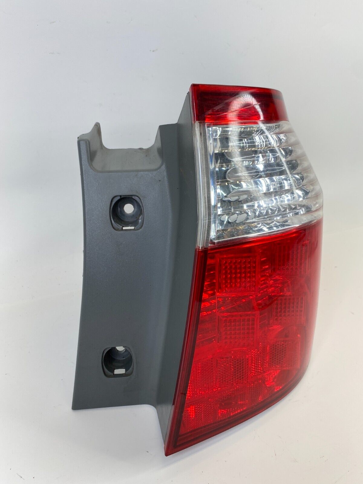 2005-2007 Honda Odyssey Rear Right Outer Liftgate Tail Light Taillight Assy OEM