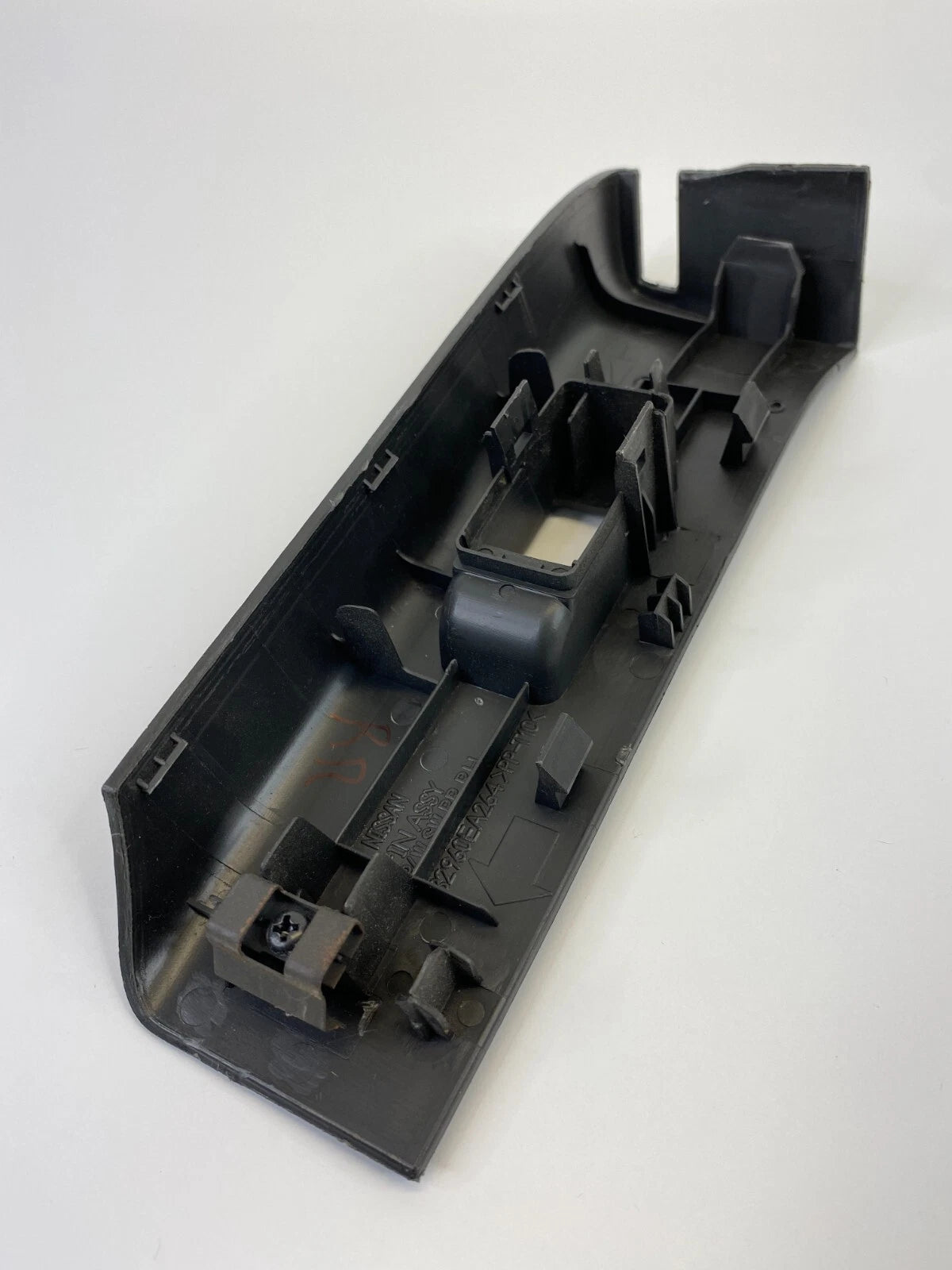 2005-2015 NISSAN XTERRA REAR RIGHT SIDE DOOR POWER WINDOW SWITCH BEZEL OEM