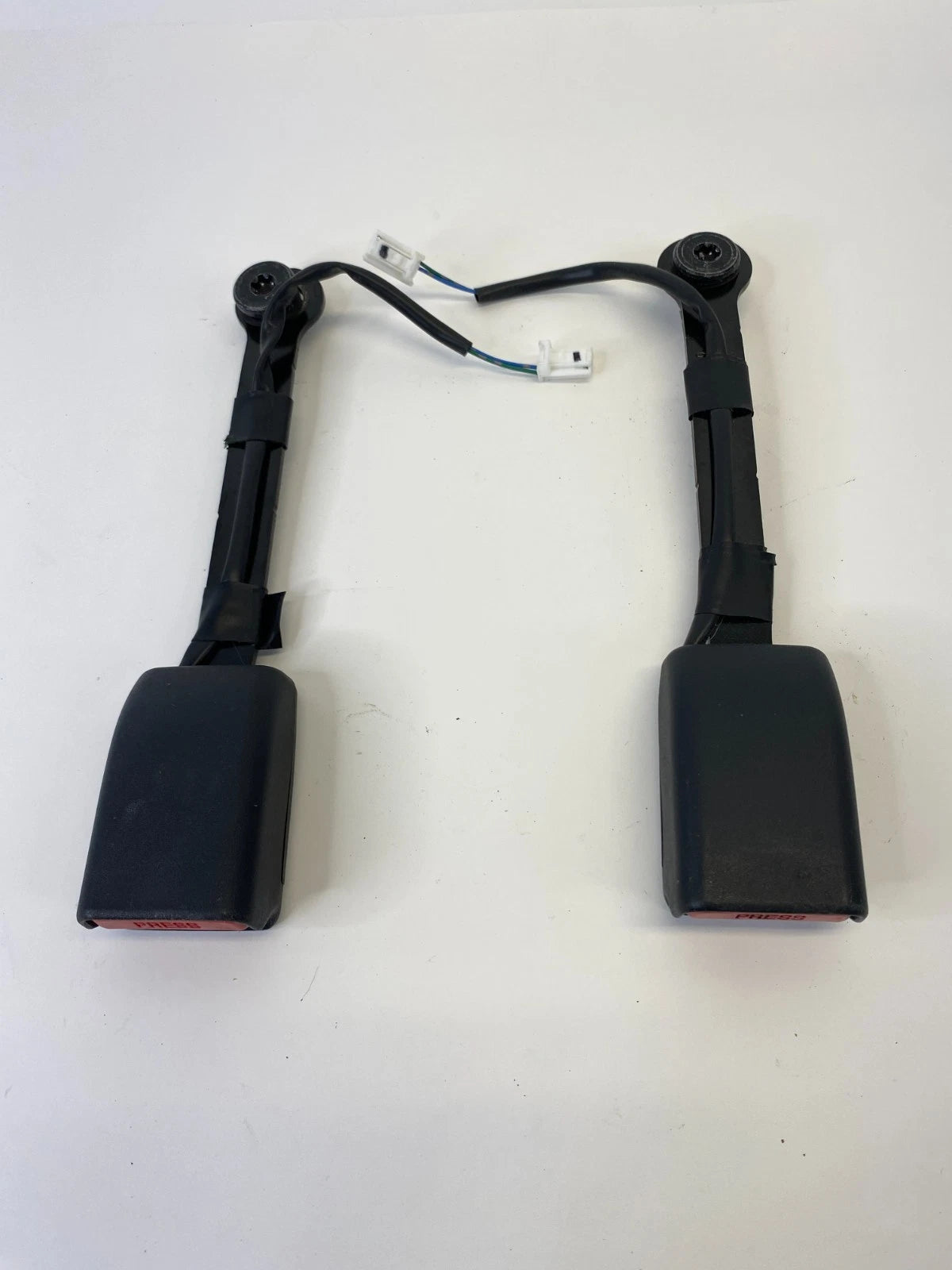 2013-2018 NISSAN ALTIMA FRONT LEFT & RIGHT SEAT BELT BUCKLE PAIR SET OEM