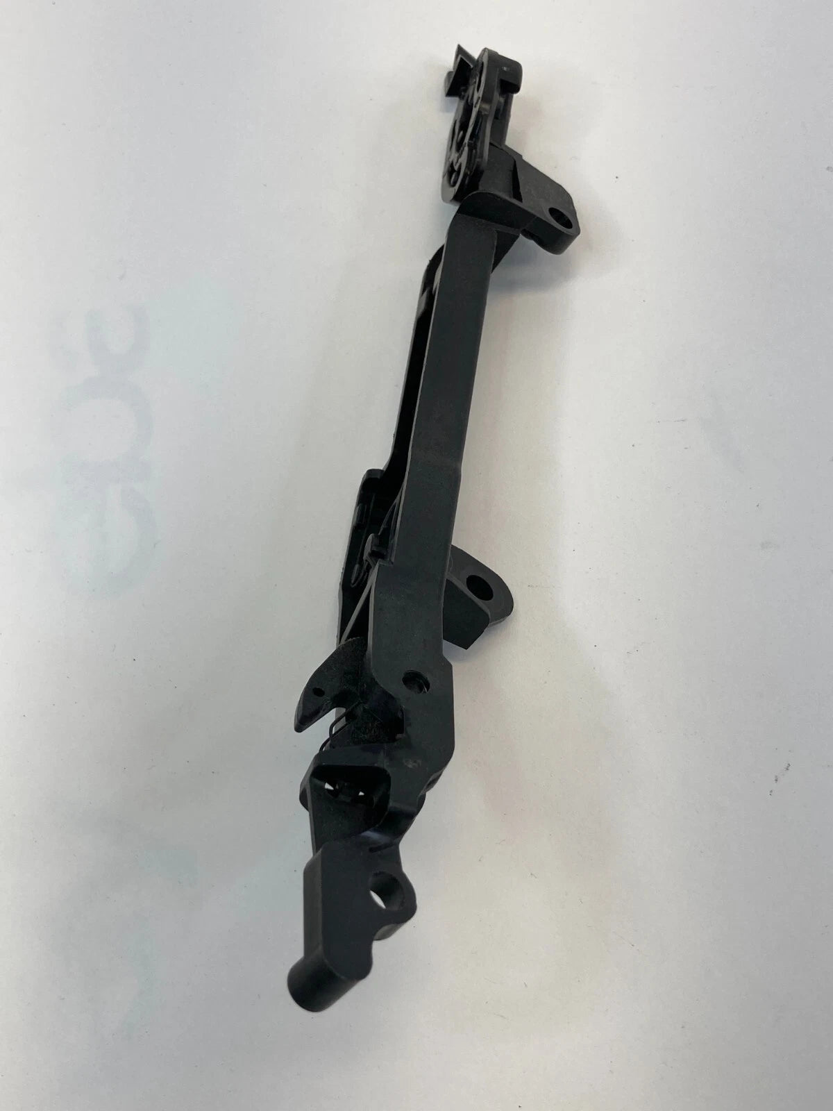 2007-2015 MINI COOPER GLOVE BOX STORAGE DOOR LOCK STRIKER CATCH BRACKET OEM