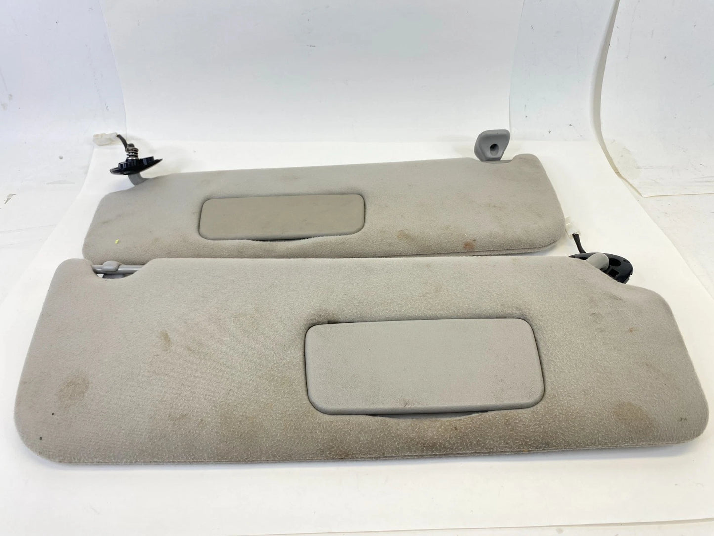 2005-2010 TOYOTA SIENNA LEFT & RIGHT SUNVISOR SUN VISOR SHADE PAIR SET OEM