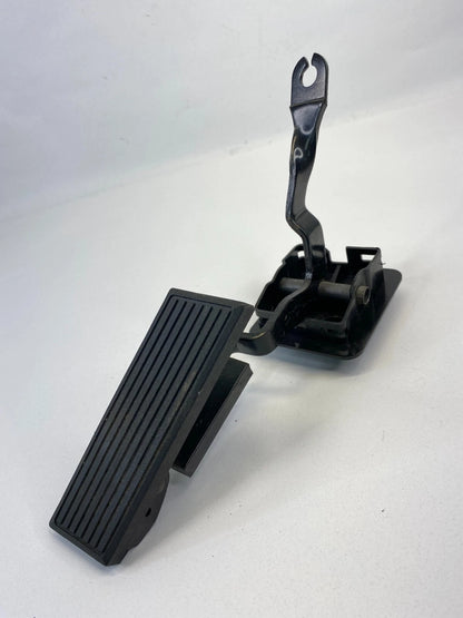 2006 CHRYSLER SEBRING ACCELERATOR GAS PEDAL ASSEMBLY ARM UNIT 04891585AC OEM