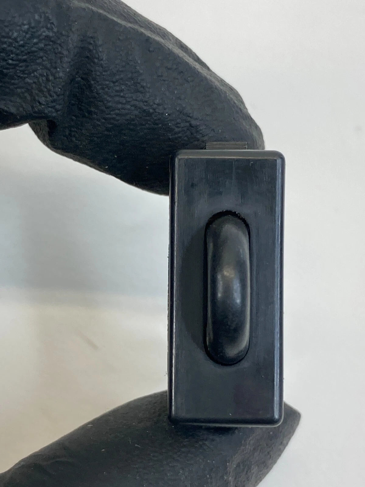 2001-2012 HYUNDAI ELANTRA GLOVE BOX LAMP LIGHT SWITCH 93510-21000