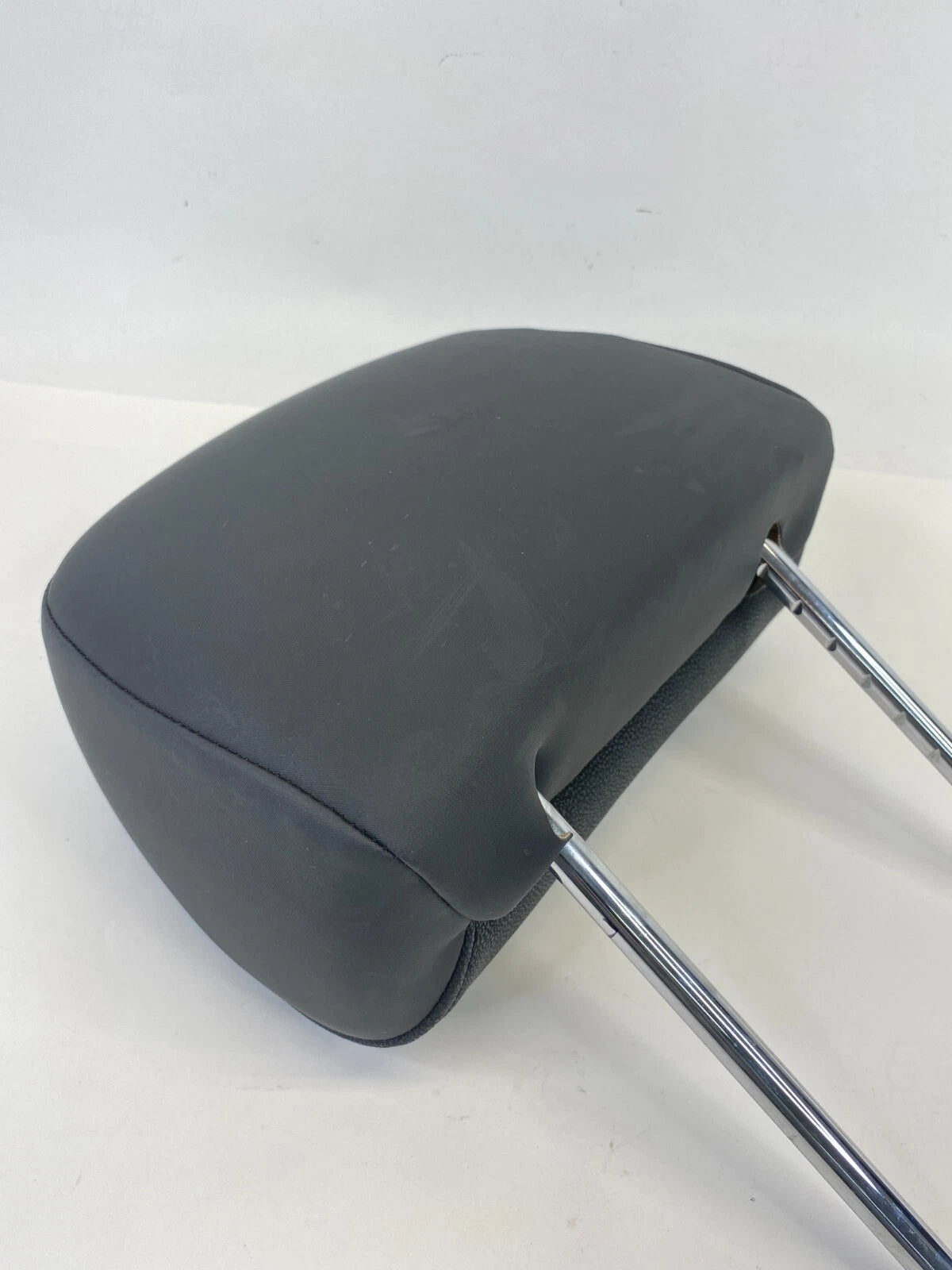 2004-2006 BMW X3 FRONT LEFT OR RIGHT SEAT HEADREST HEAD REST ASSEMBLY OEM