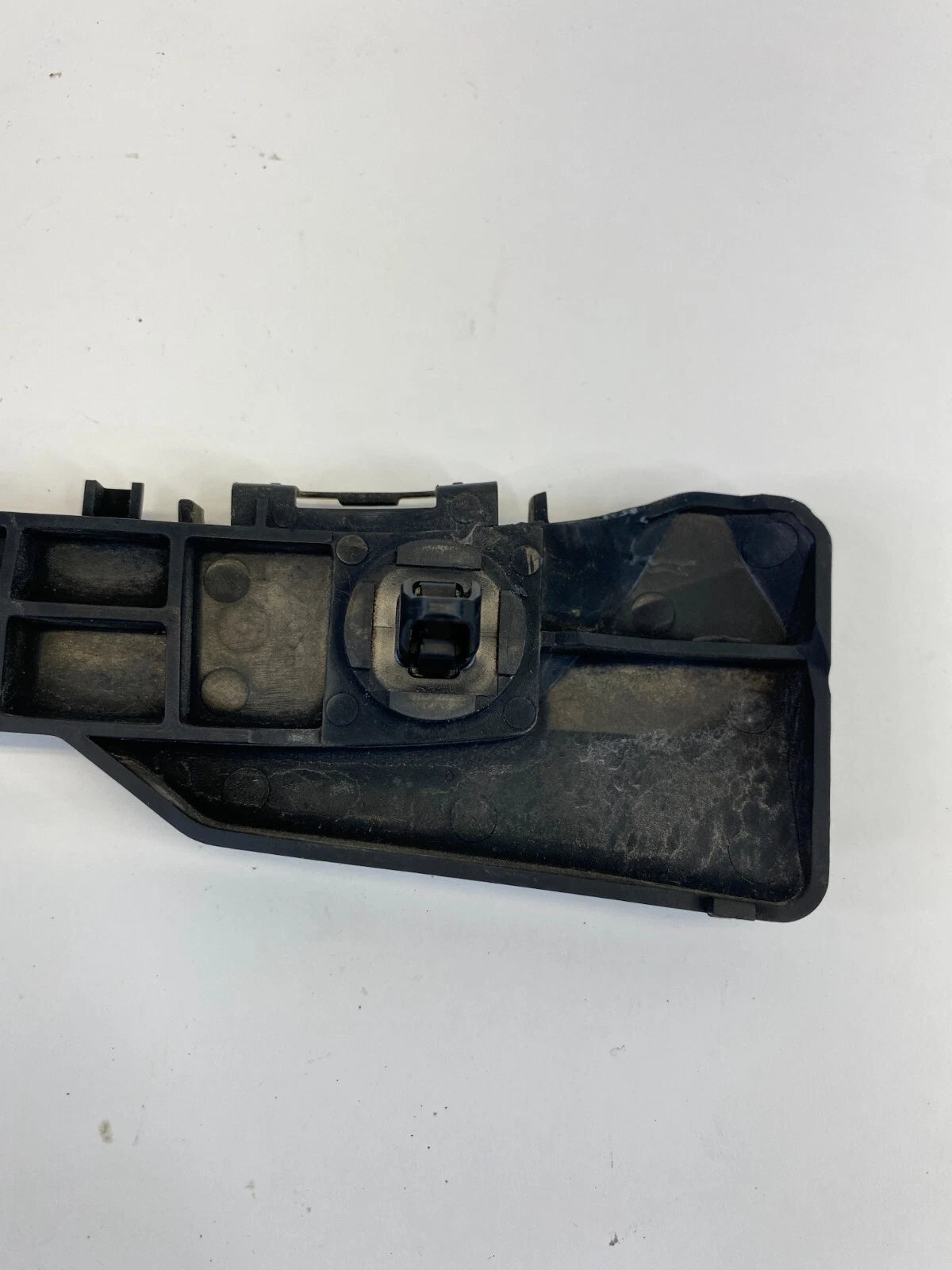 2010-2015 TOYOTA PRIUS REAR RH SIDE BUMPER MOUNTING BRACKET UNIT OEM 52575-47020