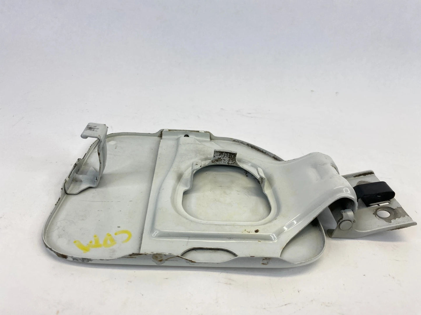 1998-2002 ISUZU TROOPER GAS FUEL TANK FILLER DOOR LID FLAP COVER WHITE OEM