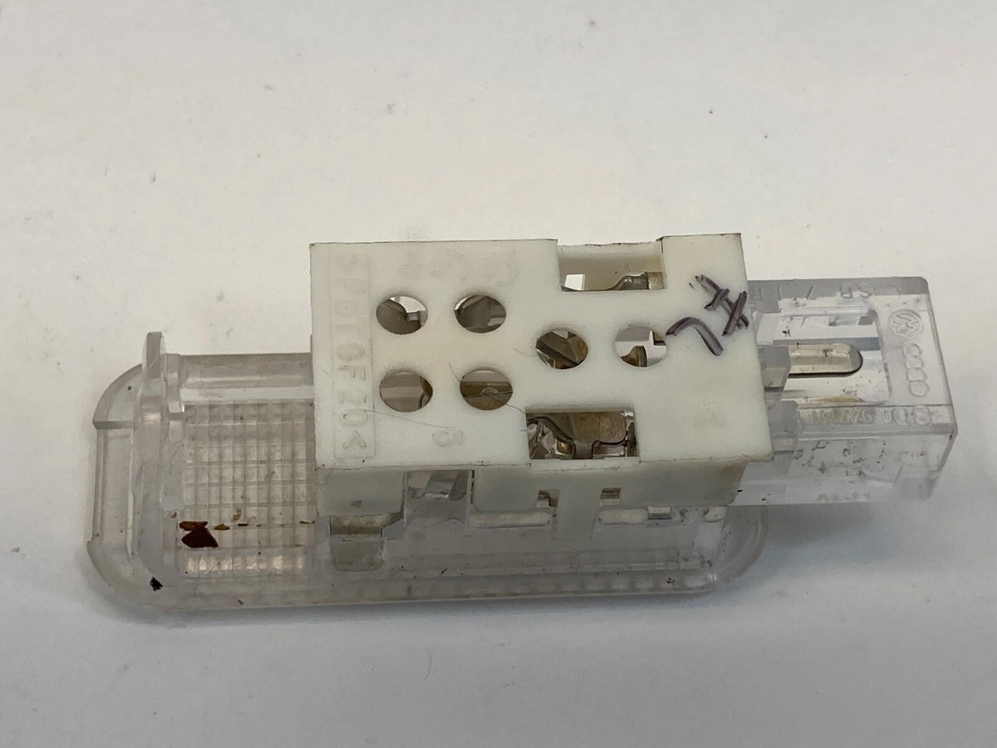 2006-2018 AUDI A6 FRONT LEFT SIDE DOOR PANEL COURTESY LAMP LIGHT 8D0-947-41 OEM