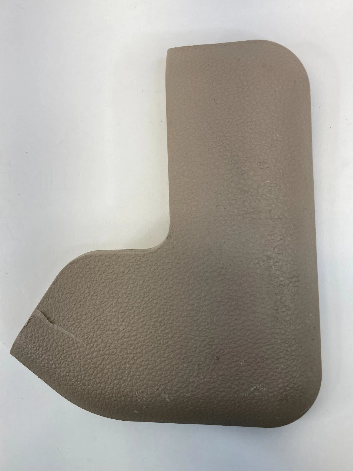 05-10 KIA SPORTAGE FRONT RIGHT CENTER LOWER PILLAR SEAT BELT TRIM 85848-1F000