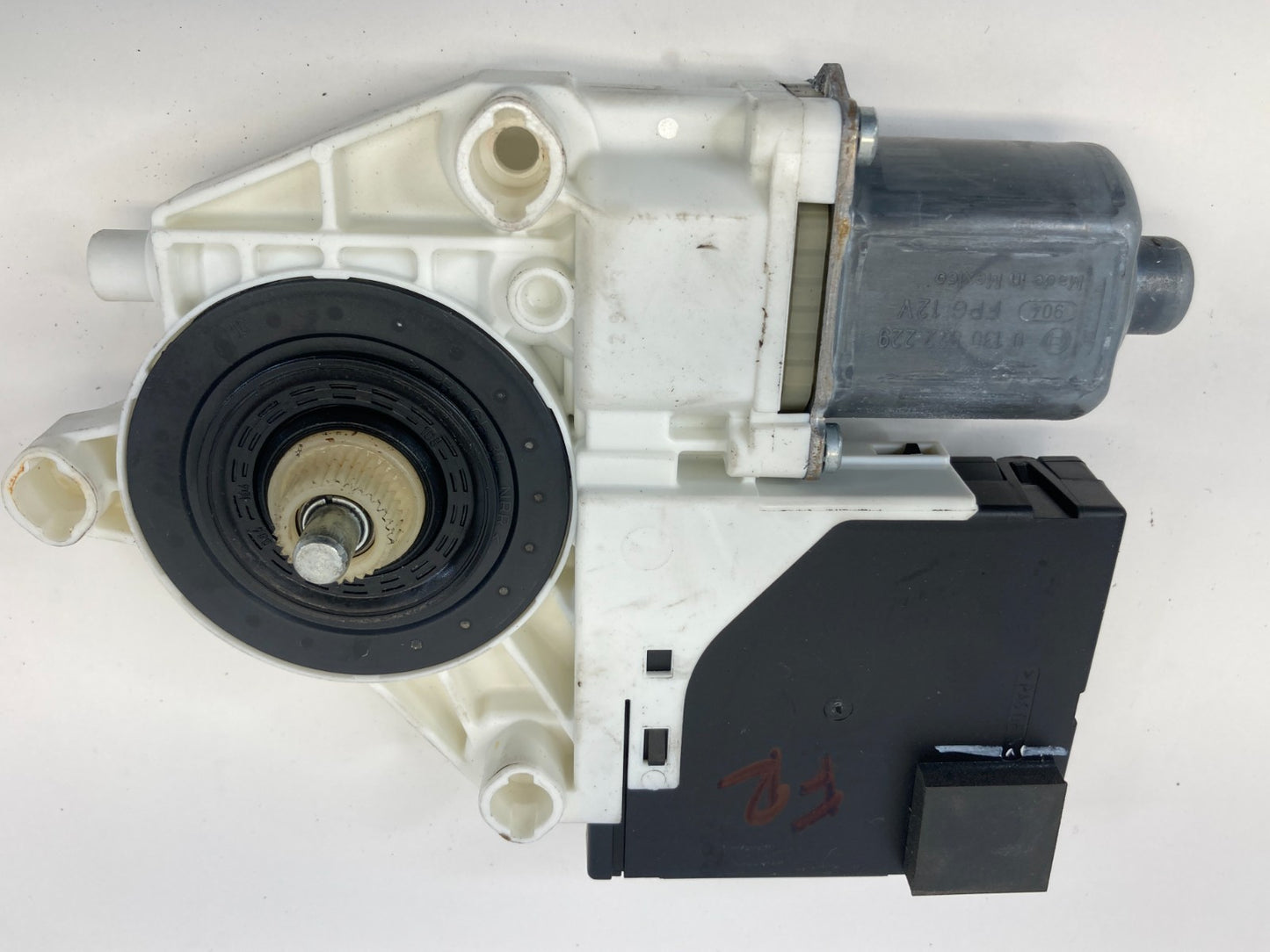 2012-2019 Volkswagen Passat Front Right Side Power Window Motor 561959702 OEM