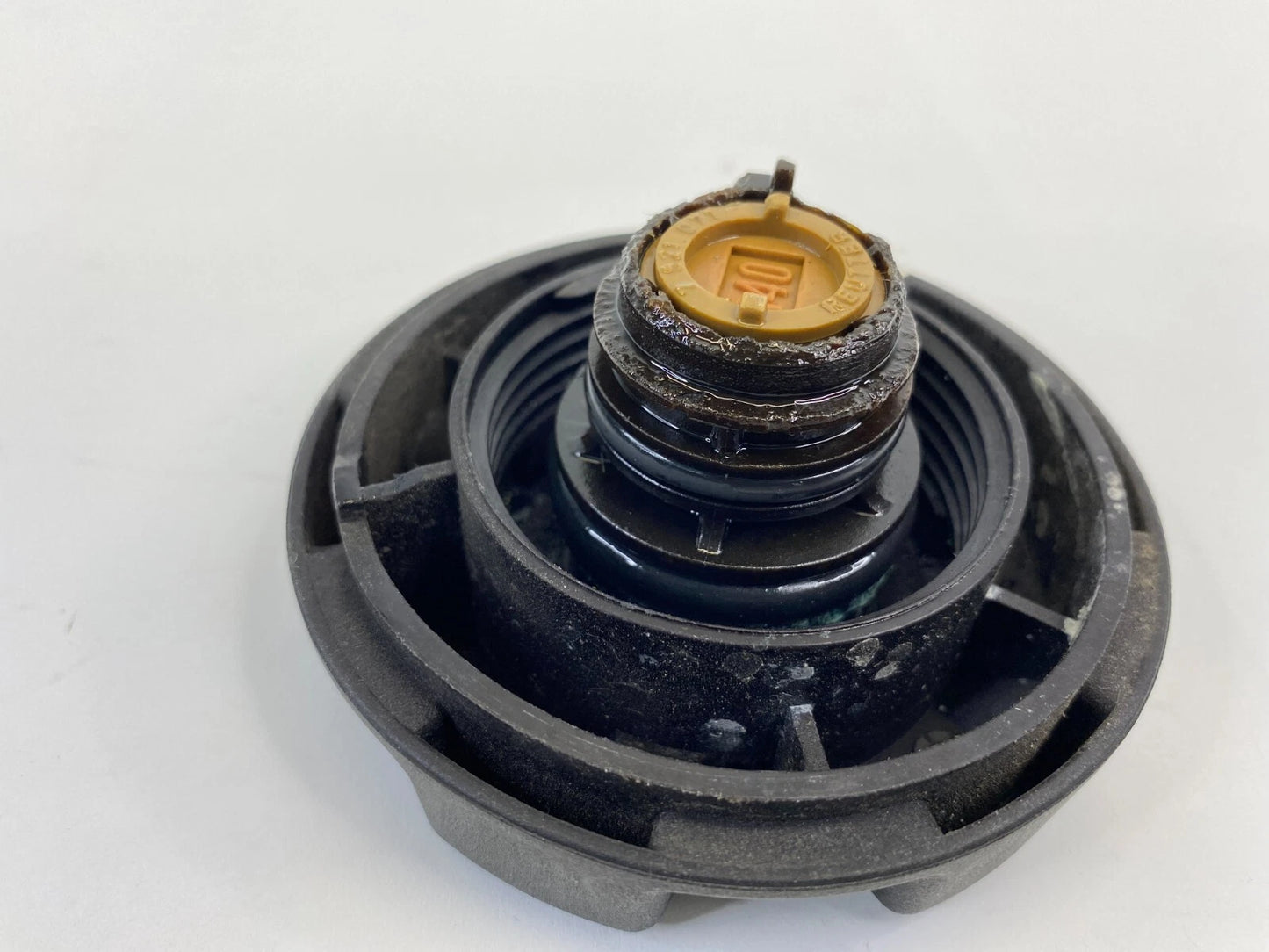 2006 2017-2018 BMW 330I RADIATOR COOLANT EXPANSION TANK CAP LID COVER OEM