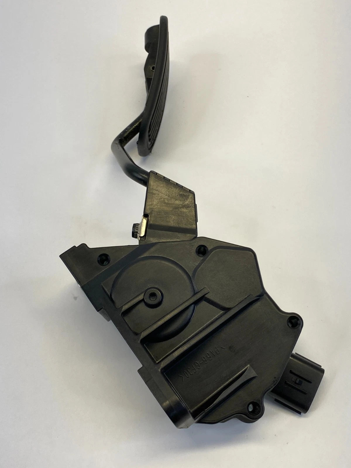 2006-2013 LEXUS IS250 ACCELERATOR GAS PEDAL ASSEMBLY UNIT 7811053060 OEM