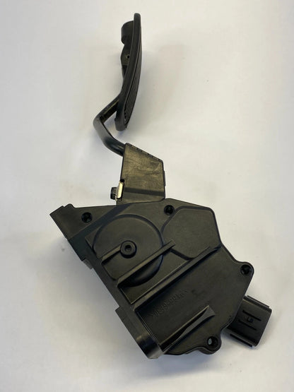 2006-2013 LEXUS IS250 ACCELERATOR GAS PEDAL ASSEMBLY UNIT 7811053060 OEM