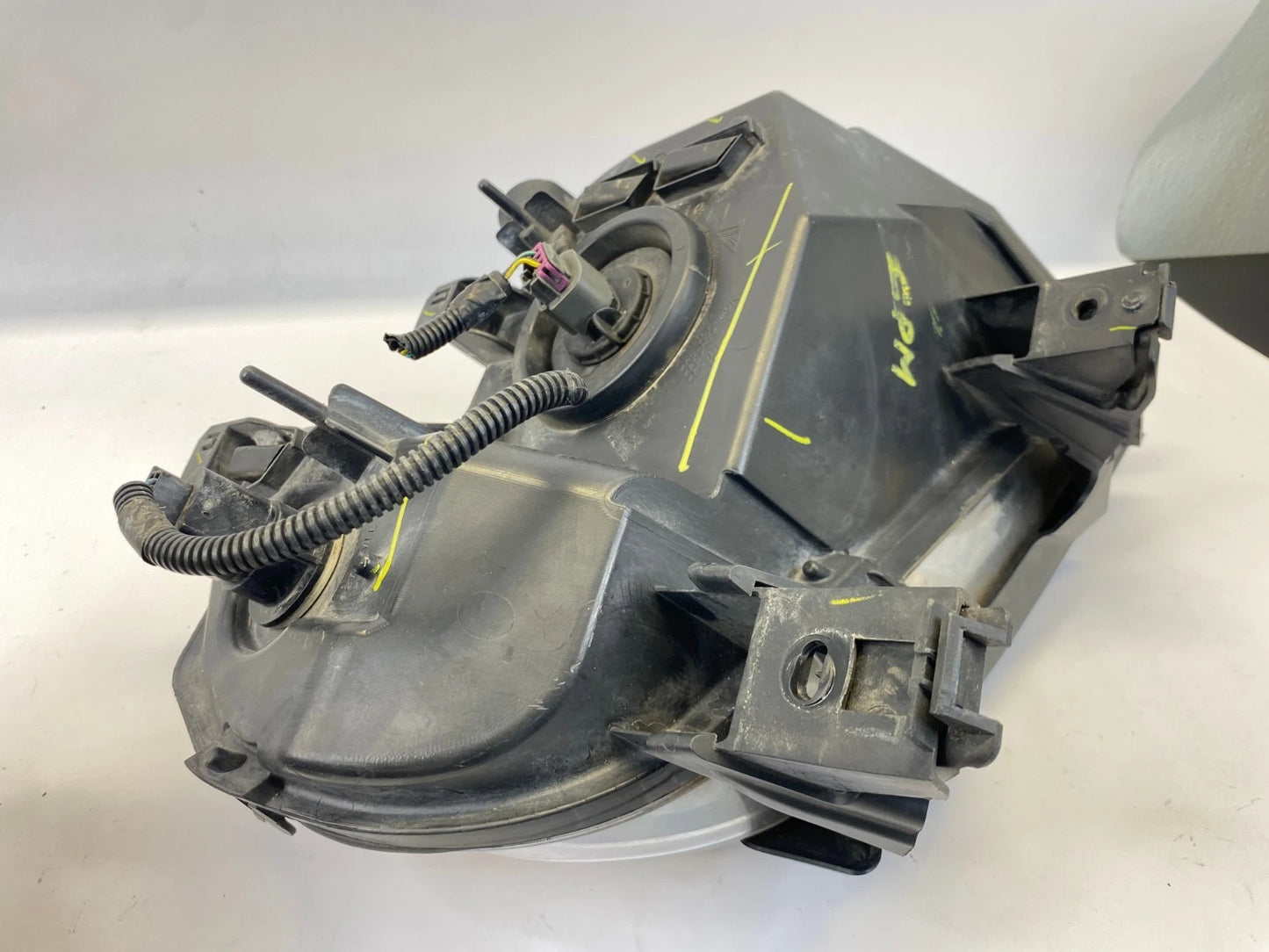 06-11 CHEVROLET HHR LH DRIVER HEADLIGHT HEADLAMP ASSY HEAD LIGHT 15827441 OEM