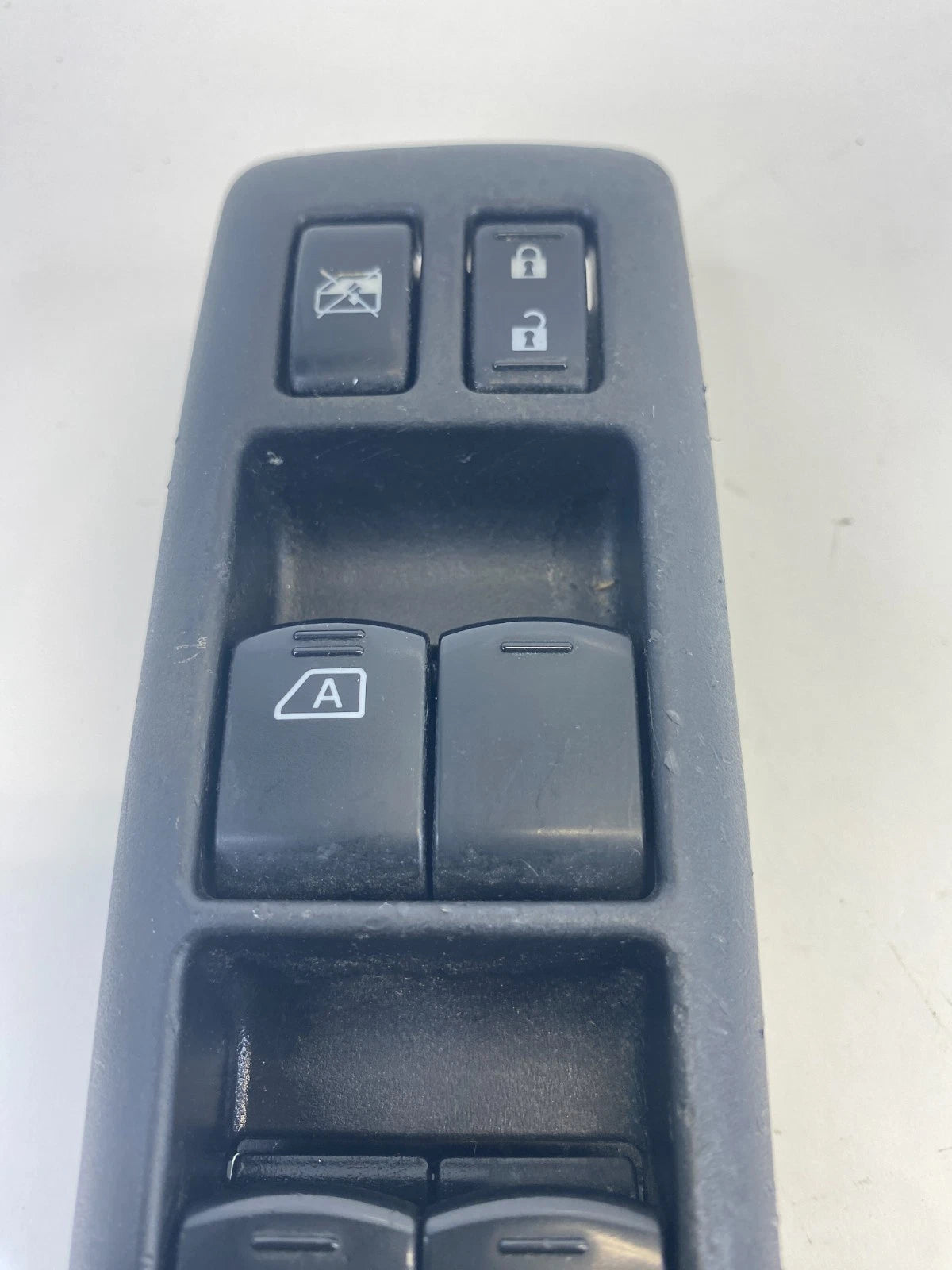 2008-2013 Nissan Rogue Front Left Driver Door Master Power Window Switch w/Bezel