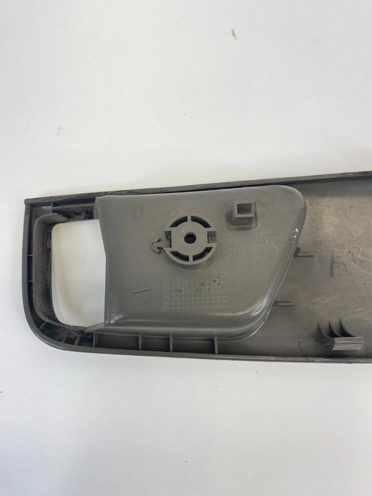 2005-2010 KIA SPORTAGE REAR RIGHT INSIDE DOOR HANDLE TRIM BEZEL 836211F000 OEM